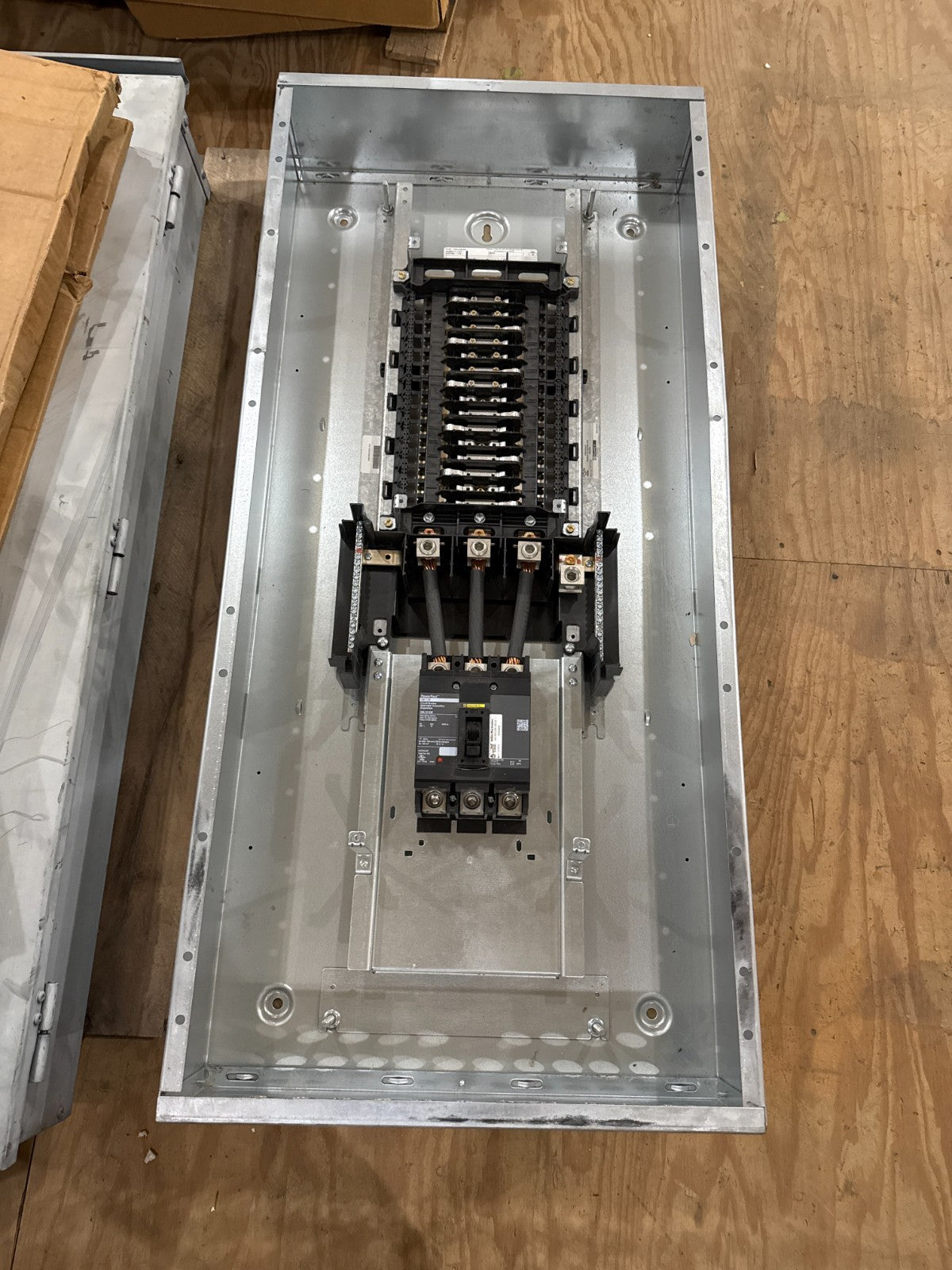 Square D NQ Panelboard 125A 208/120V 3PH 4W 30 Cir QBL32125 125 Amp MCB Panel Used