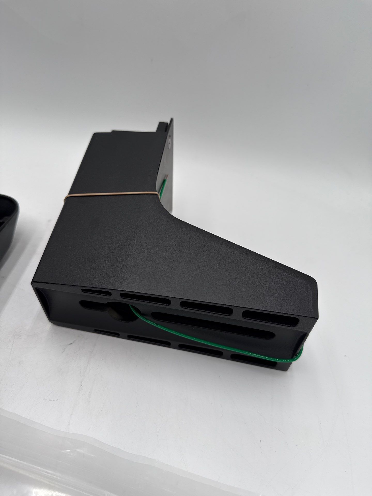 Gardco Optiform Small Area Light LED Arm Mount Black 120/277V 136W New