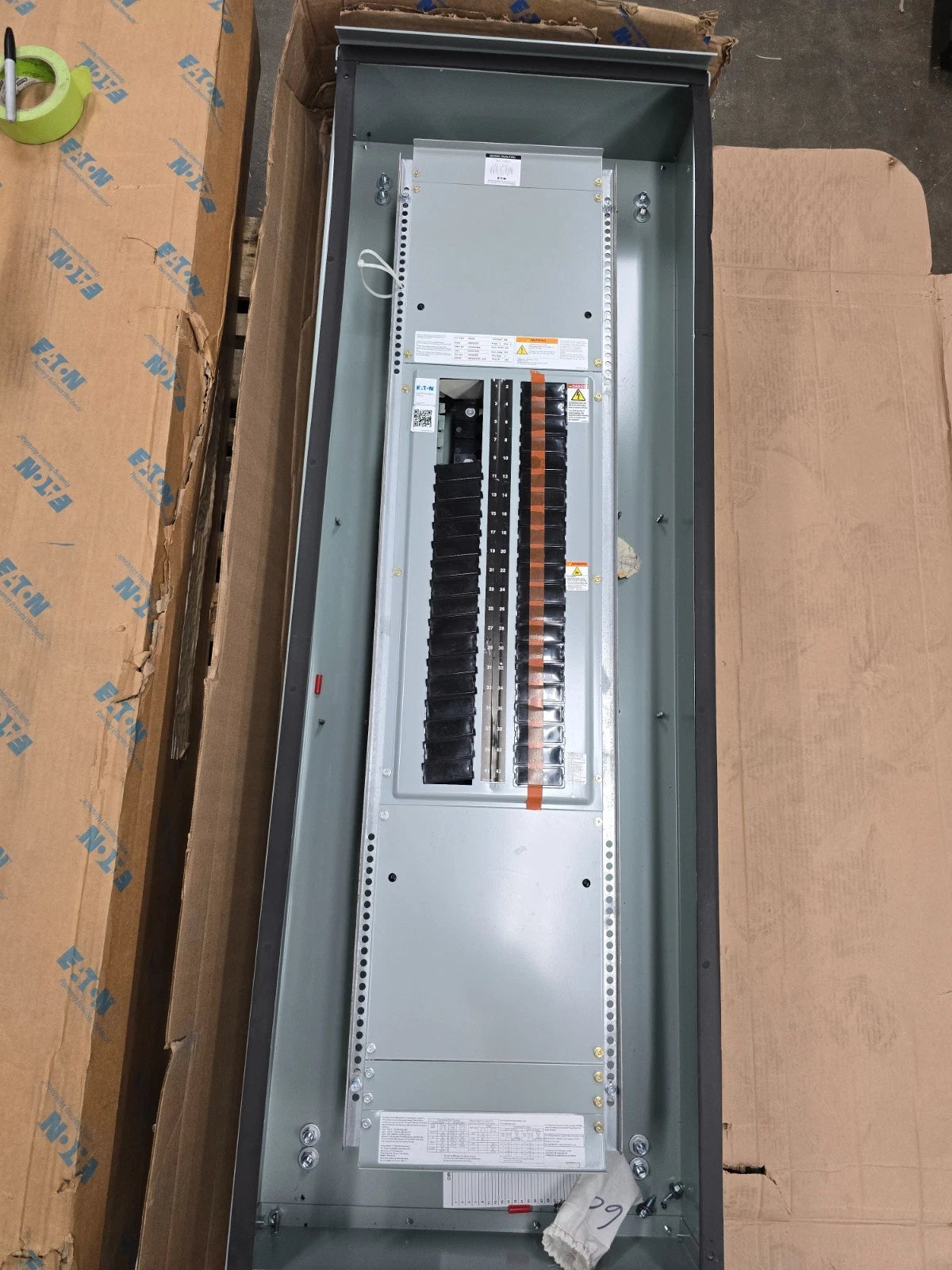 Eaton PRL2X Panelboard 400A 480/277V 3PH 4W 400 Amp 42 Cir MLO Panel 3R Encl New New