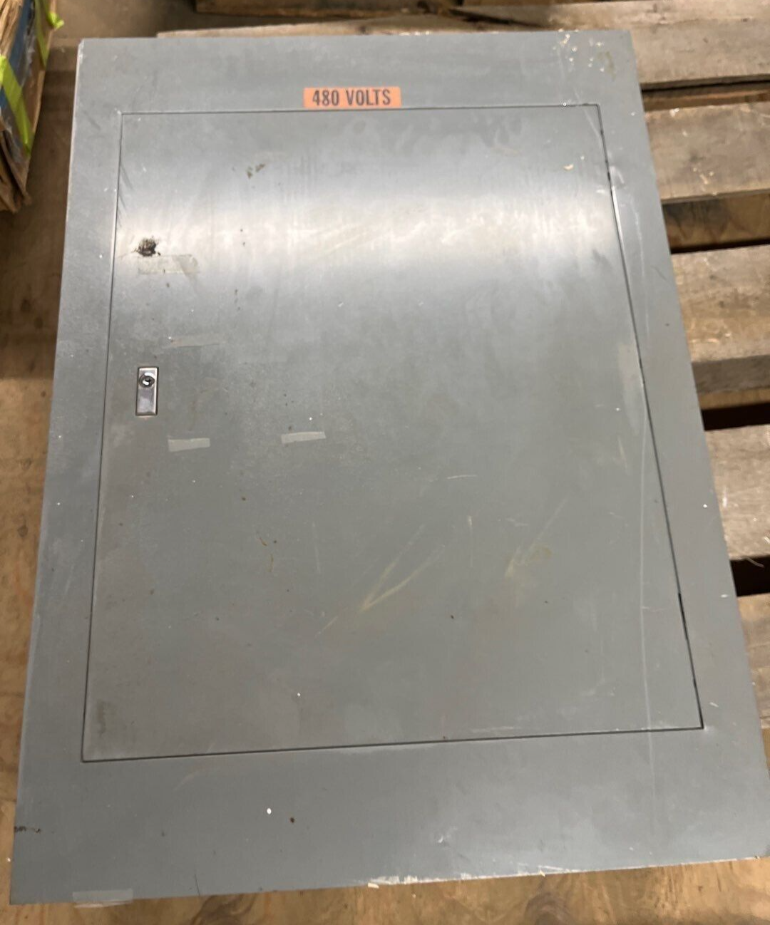 Square D HCN 225 Amp 3 Phase 4 Wire 480/600 volt I-Line MLO Panelboard P266 Used