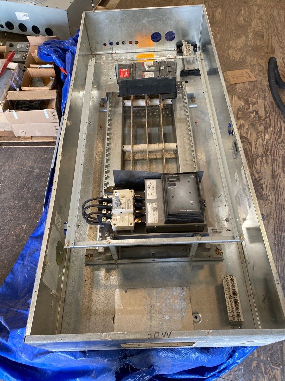 GE APNB Bolt On Panelboard 400A 480/277V 3PH 4W Indoor Encl MCB SGLA36AT0400 P497 Used