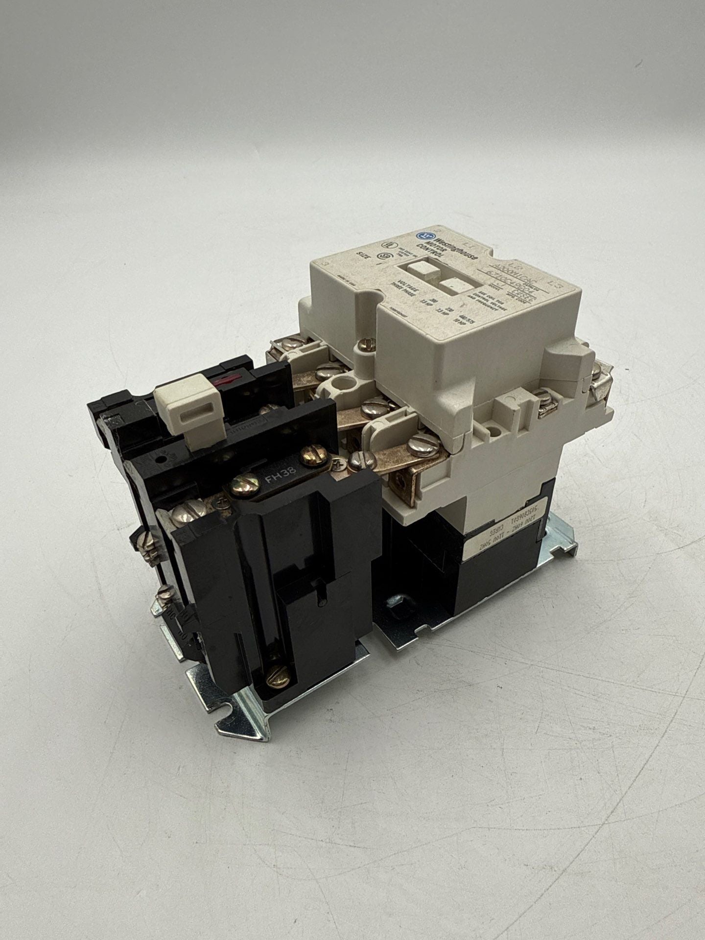 Westinghouse A200M1CAC Starter Size 1 27A 3P 600V Coil 110/120V Used