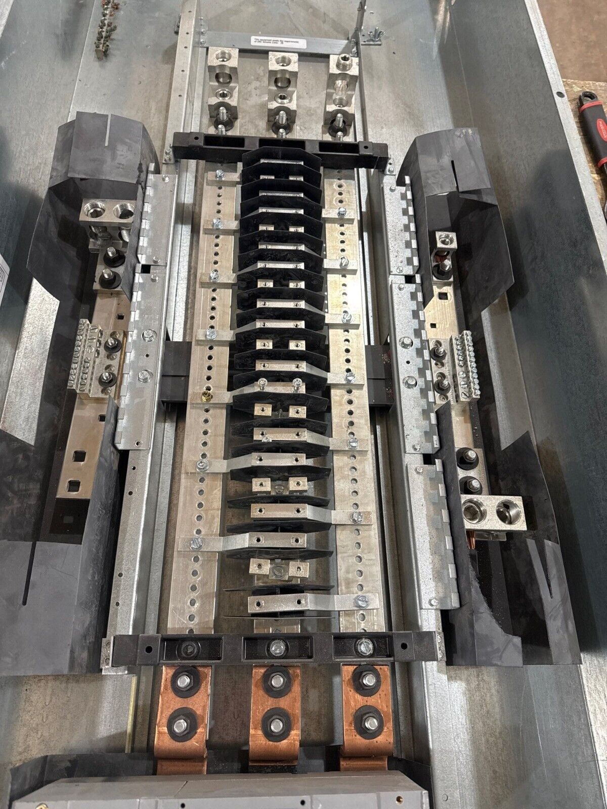 Siemens SEE42ML400ATS Panelboard 400A 480/277V 3PH 4W 42Cir MCB Indoor Encl P662 Used