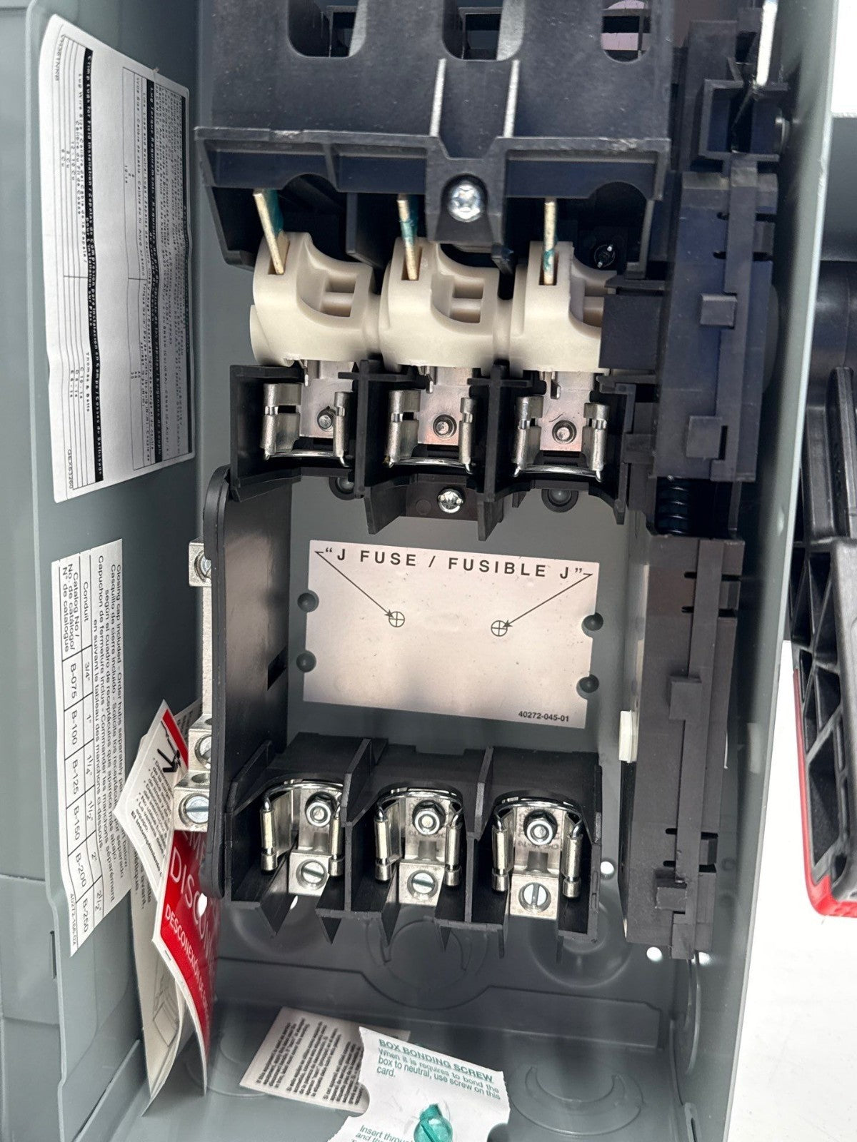 Square D VH361NRB Safety Disconnect Switch 30A 3P 600V Indoor Encl 30 Amp 3 Pole New