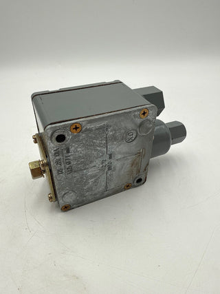 Allen Bradley 836T-T252J Pressure Switch Vacuum Control 200PSI MAX 6-75 PSI New