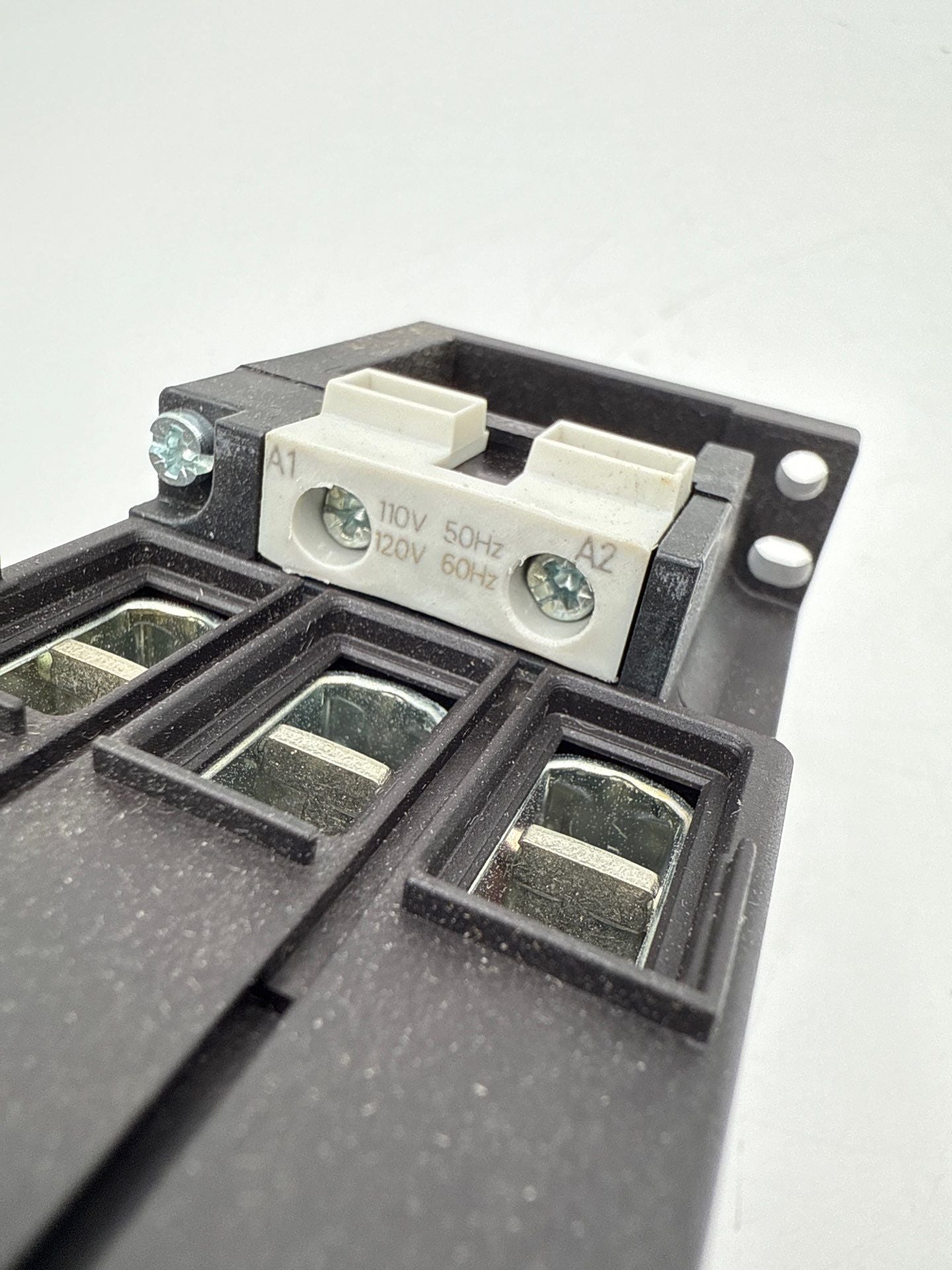 Siemens 3RT1034-1AK60 Contactor 32A 3P 600V 15kW Coil 110/120V New