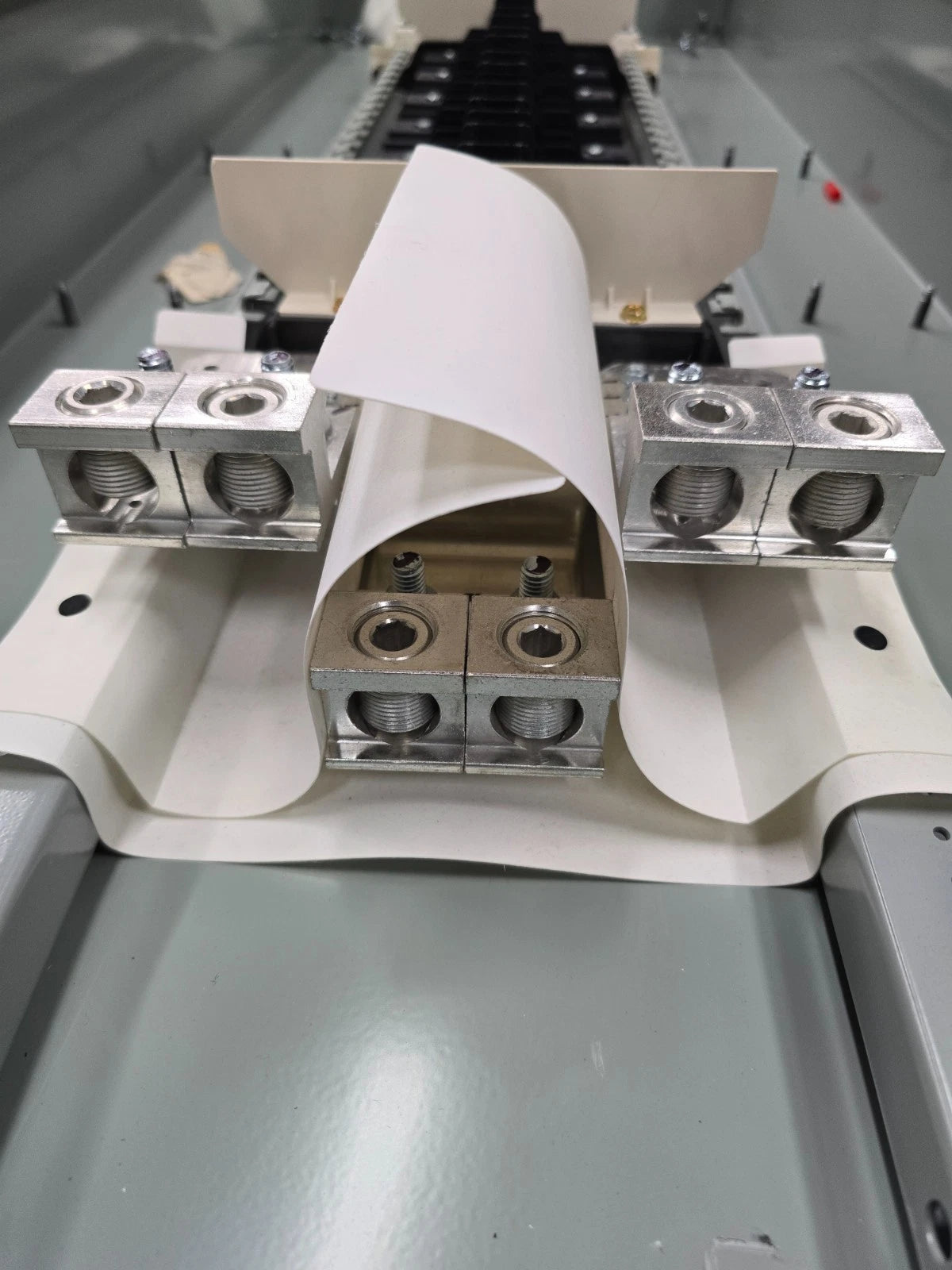 Eaton PRL2X Panelboard 400A 480/277V 3PH 4W 400 Amp 42 Cir MLO Panel 3R Encl New New