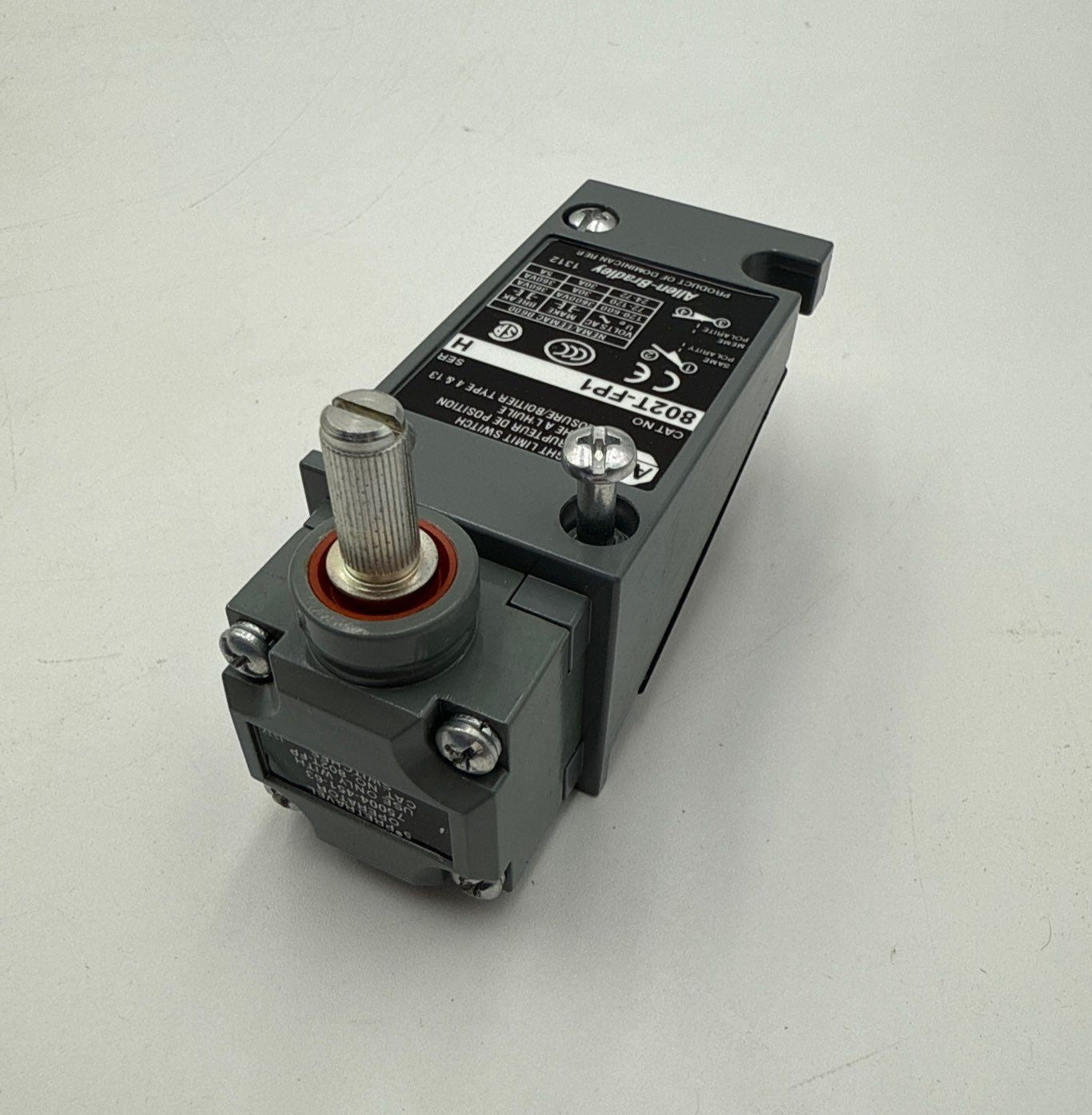 Allen Bradley 802T-FP1 Limit Switch Oiltight Plug In Bulletin 802T New