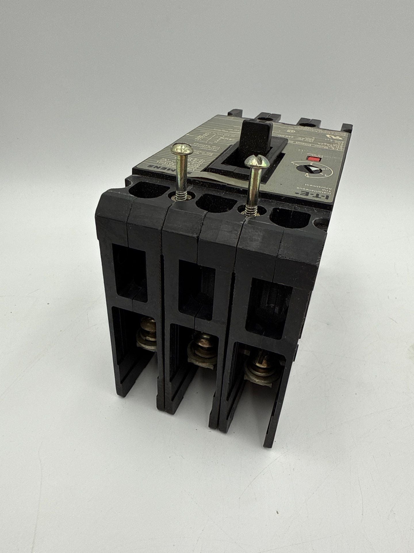 ITE Siemens ED63A025 Circuit Breaker 25A 3P 600V 3PH ED6-ETI 25 Amp 3 Pole Used