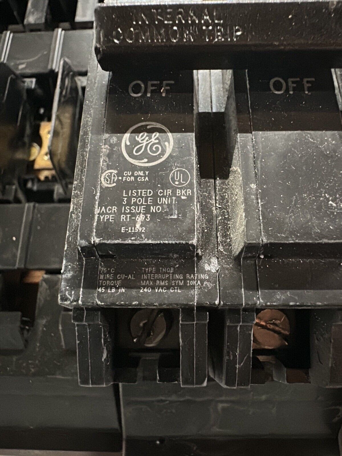 GE AQF3421ABX Panelboard 125A 208Y/120V 3PH 4W 42 CIR MCB Main THQB32100 Indoor P013 Used