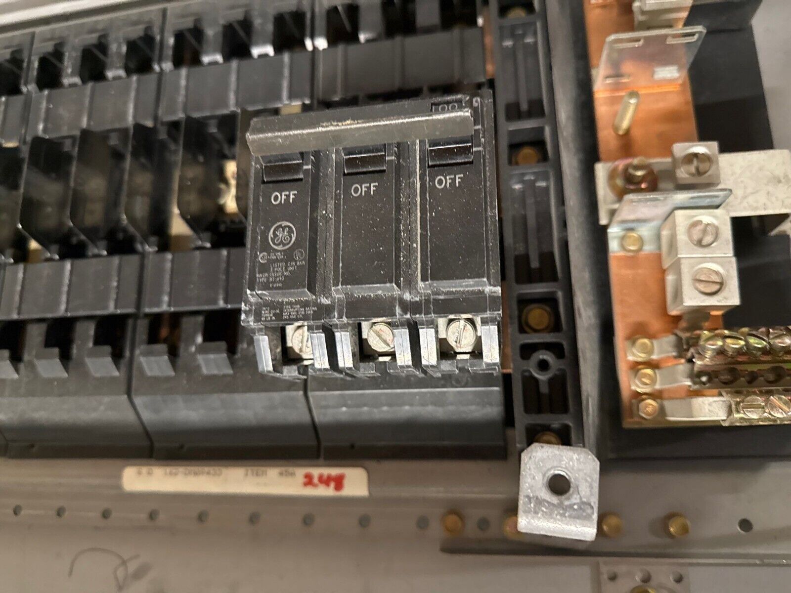 GE AQF3421ABX Panelboard 125A 208Y/120V 3PH 4W 42Space Main THQB32100 MCB Indoor P016 Used