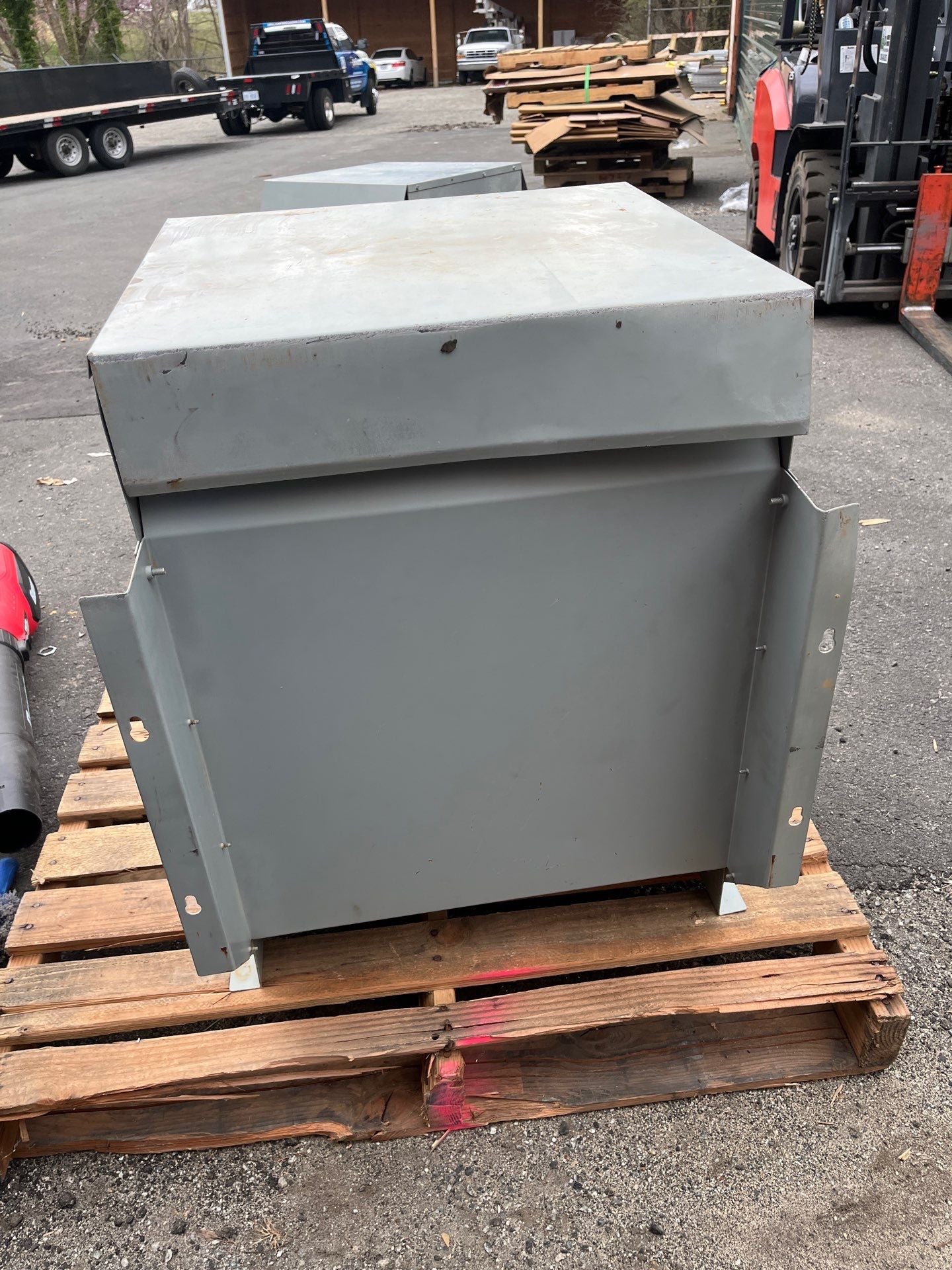 45KVA Hammond NMK045KB Transformer Pri 480V Sec 208/120V 3PH 3R Encl Used