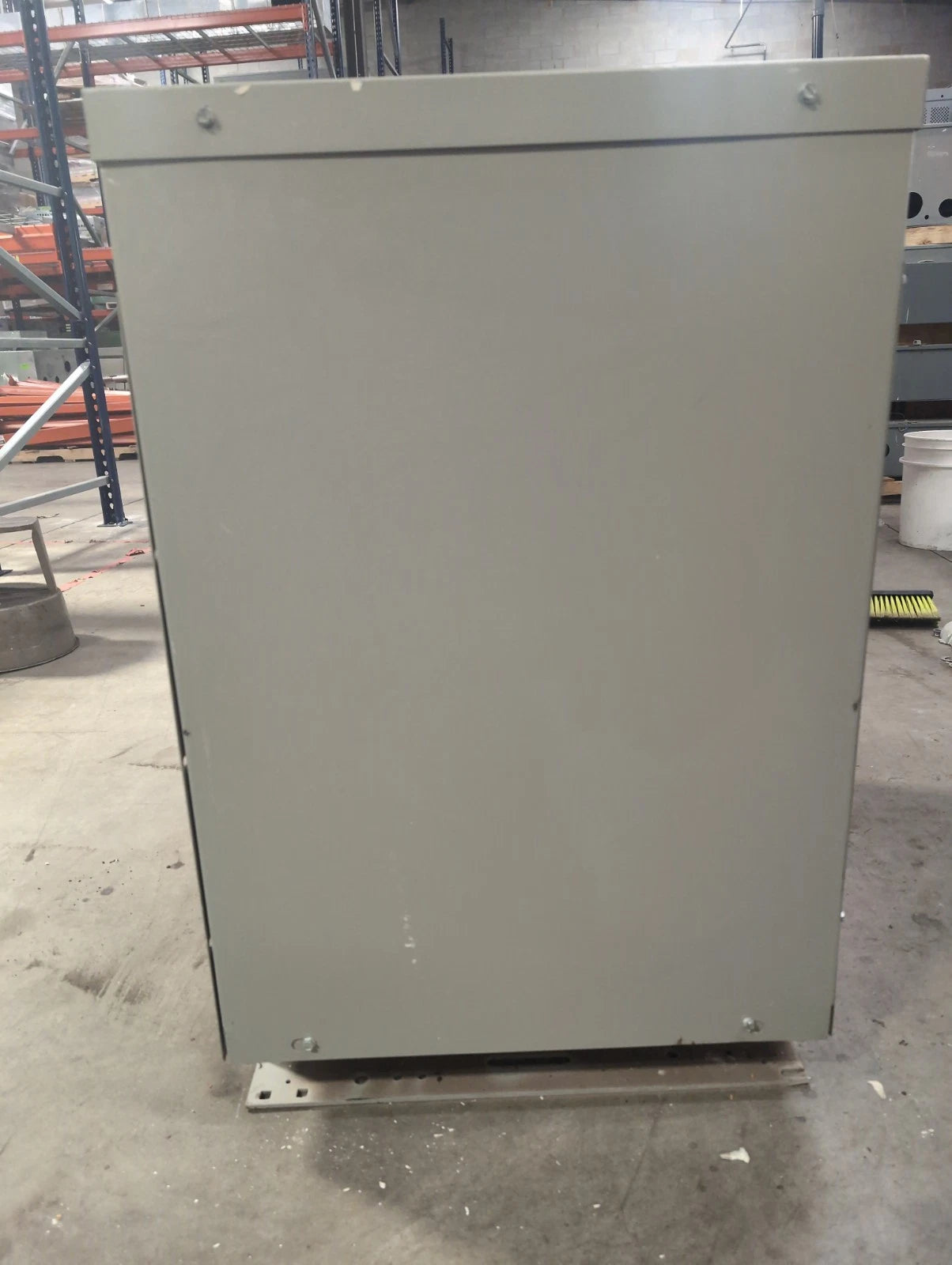 75KVA GE 3PH Transformer 9T23B3874 Pri 480V Sec 208/120V Type QL Indoor Encl Used