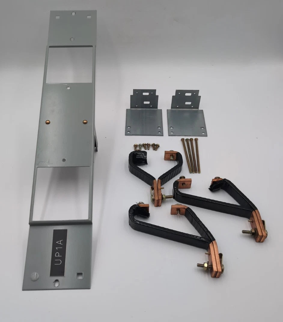 GE SFD1K Mounting Hardware Twin SFD1K SFHA SFLA SFDA 250A 600v Max Cover 23" Used