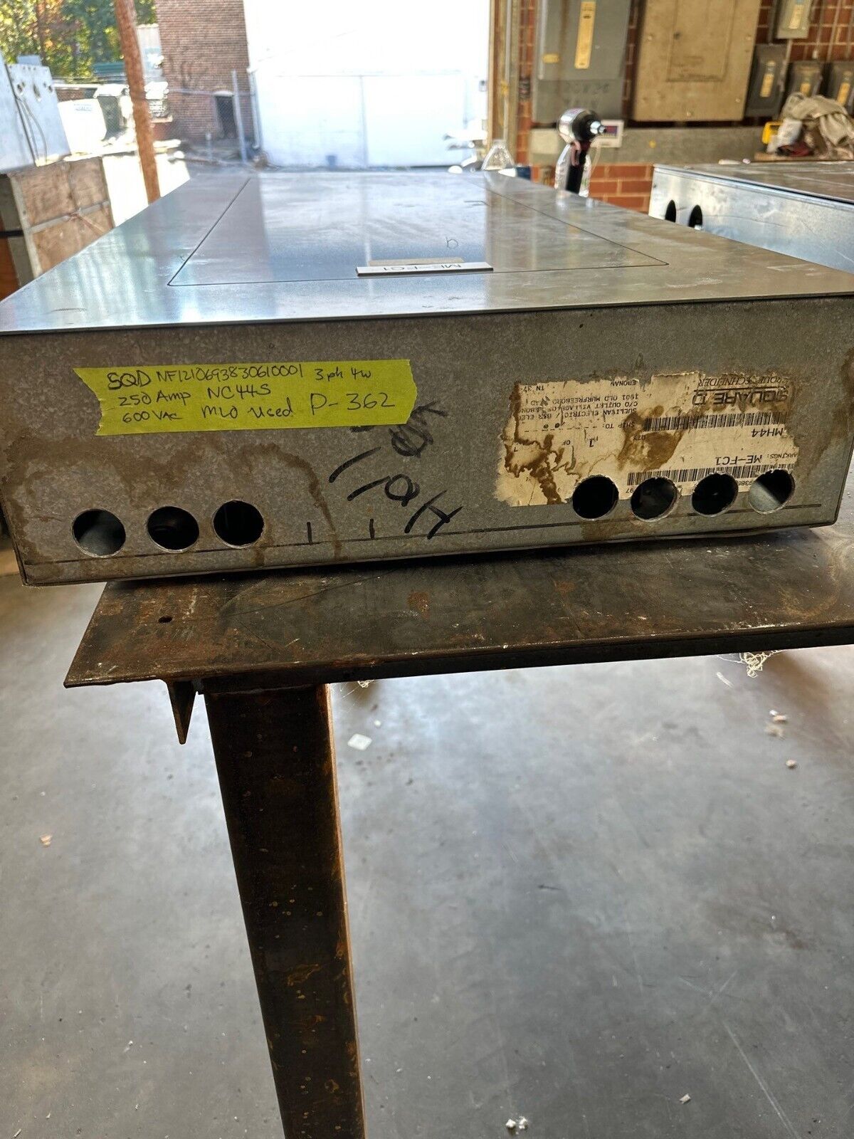 Square D NF Panelboard 250A 600V 3PH 4W MLO 42 Cir Main Lug Indoor 250Amp NEMA 1 P362 Used