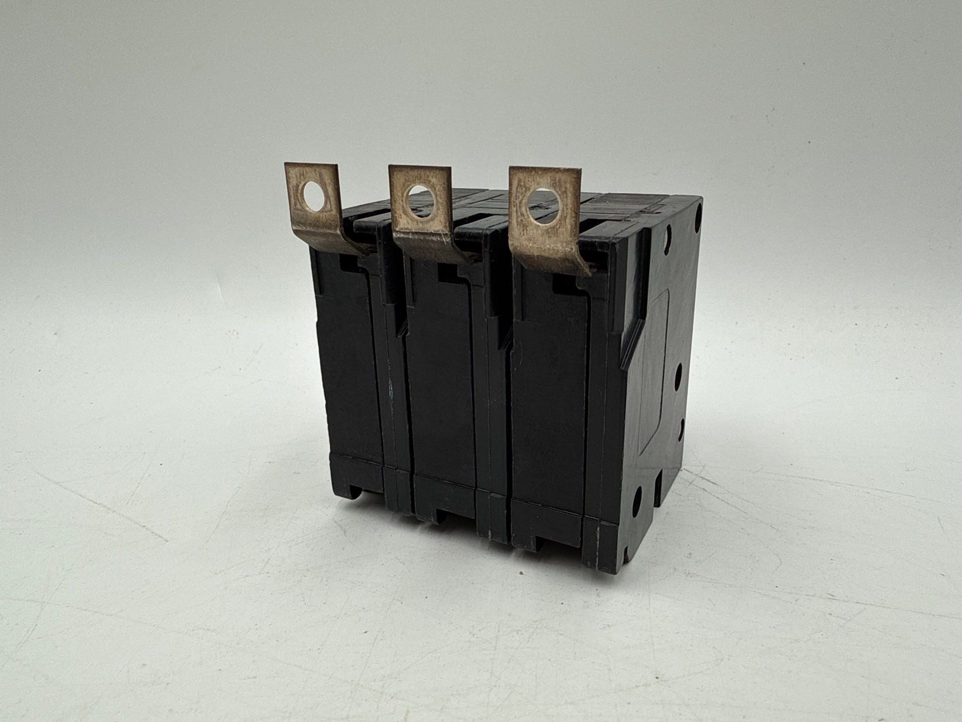 Eaton QBHW3100H Circuit Breaker 100A 3P 240V QBHW 22kA 100 Amp 2 Pole Bolt On Used