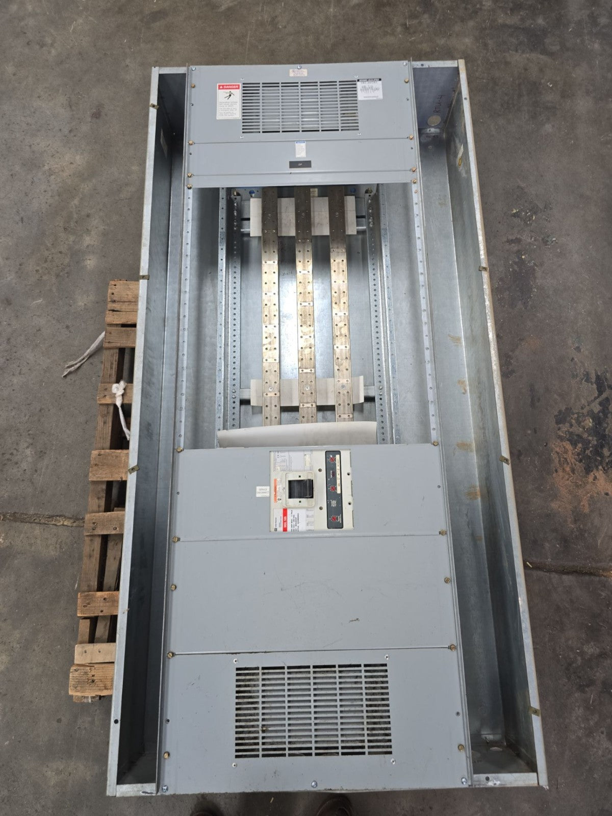 Cutler Hammer PRL4B Panelboard 800A 208/120V 3PH 4W MCB Panel 800 Amp MDL3800