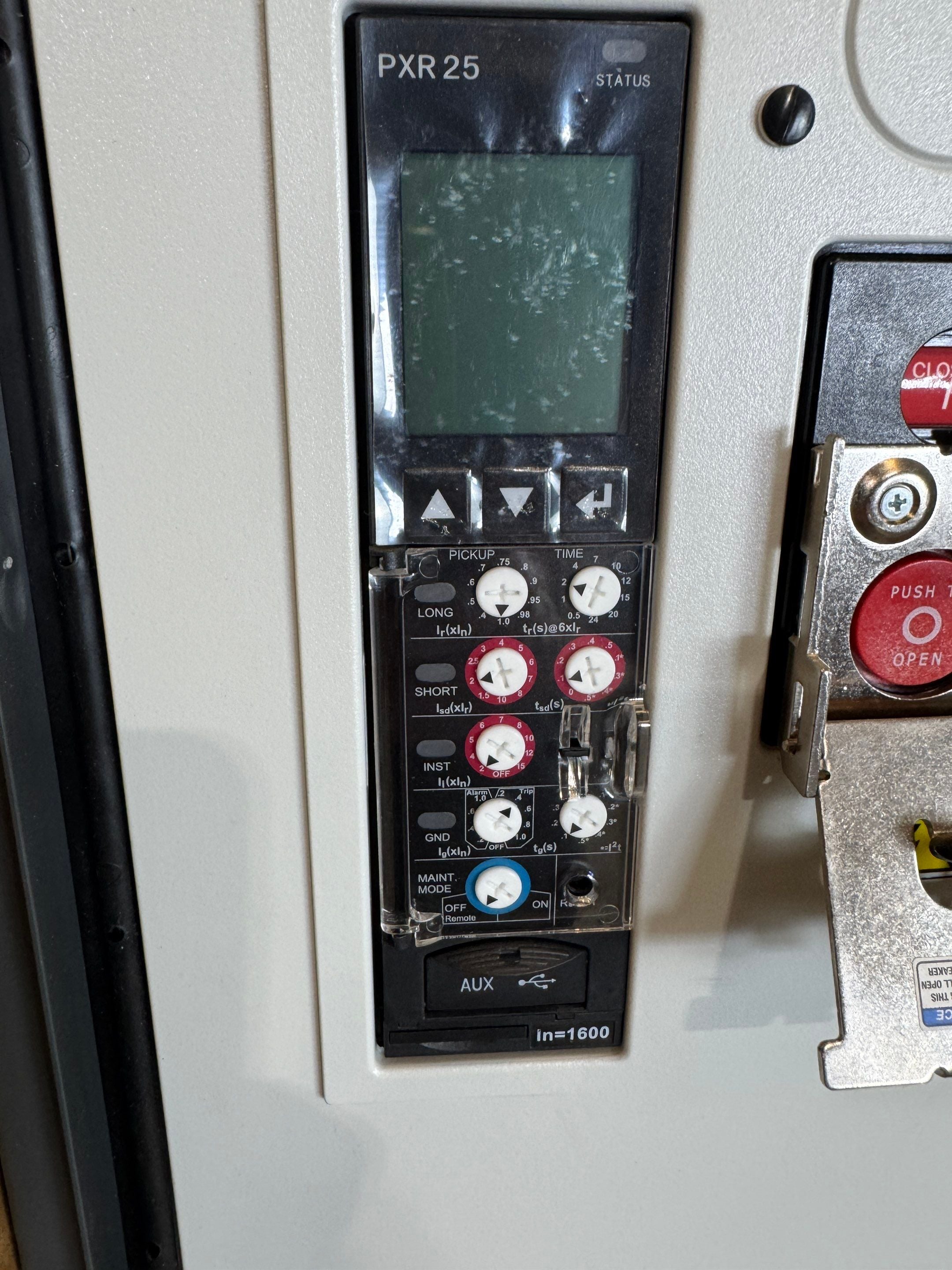 Eaton RYR6163B Circuit Breaker 1600A 3P 600V PXR25 LSIG Maintenance Mode New