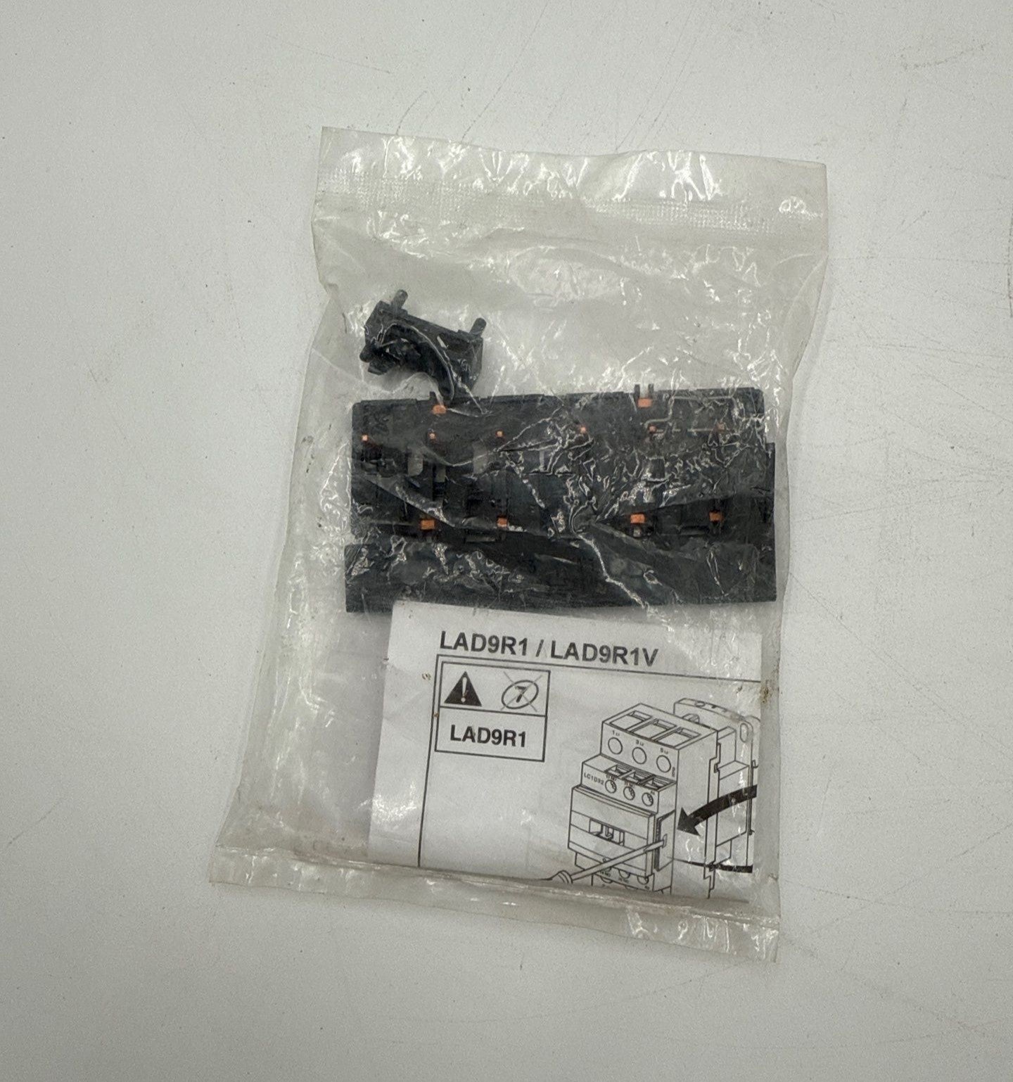 Schneider Electric LAD9R1 Contactor Accessory Reversing Switch Black New