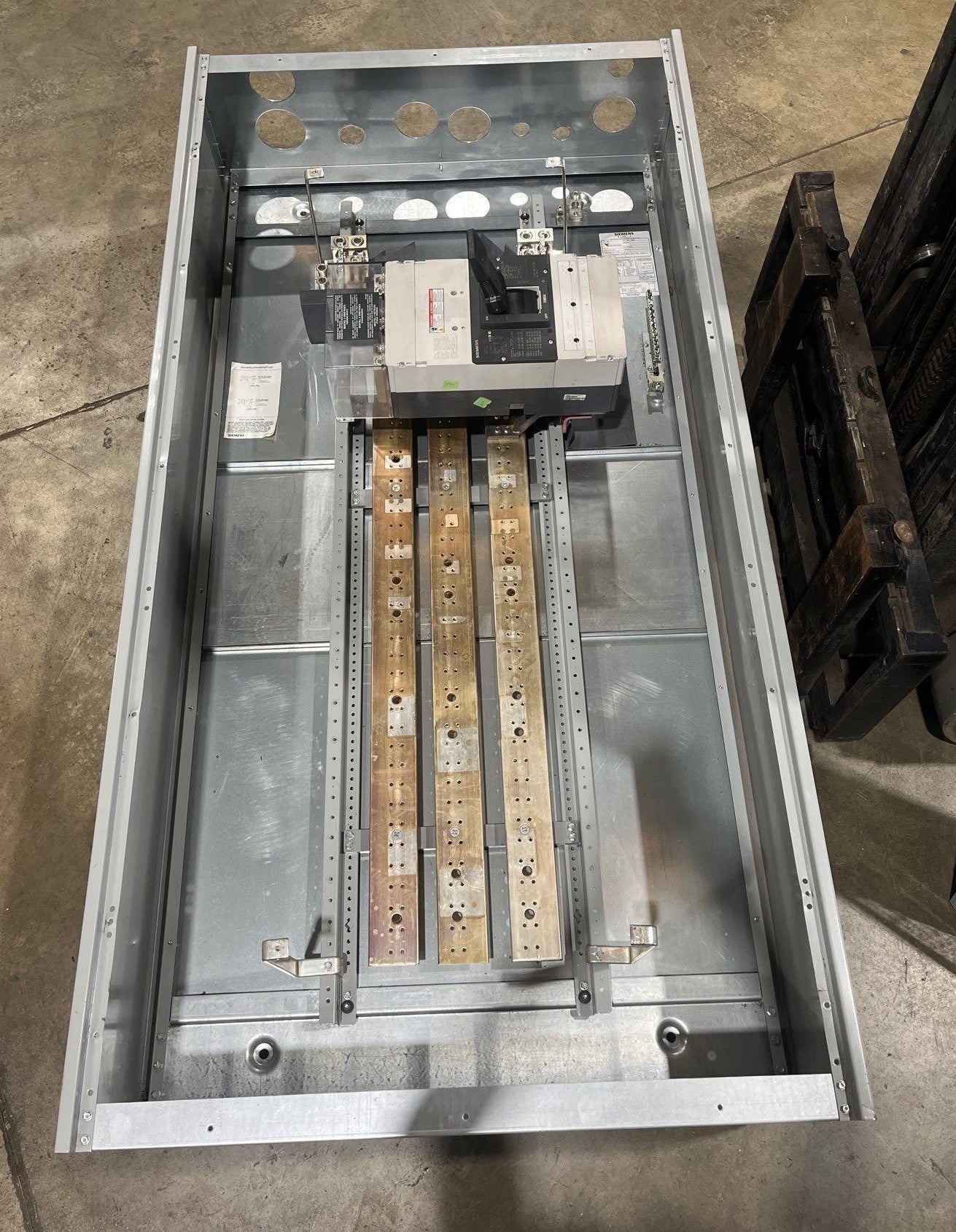 Siemens P5 Panelboard 1200A 208/120V 3PH 4W NNX3B100 1000 Amp MCB Panel Used