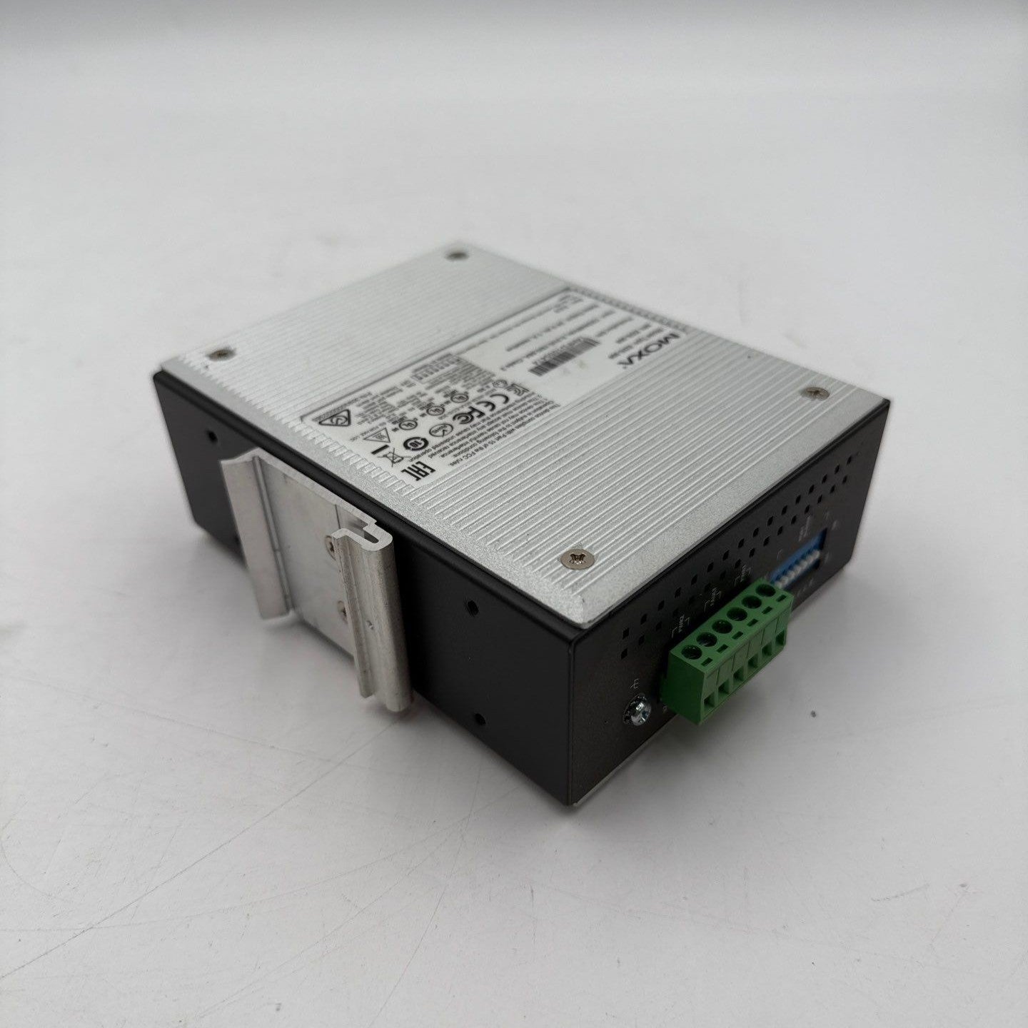 MOXA EDS-308 8-Port Unmanaged Ethernet Switch Rev 3.0.0 3093000000365 24VDC 1A Used