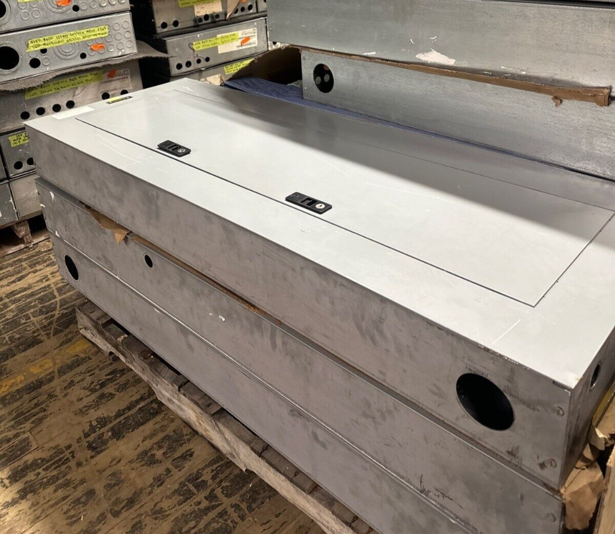 GE AQF3422ABX Panelboard 225A 208Y/120V 3PH 4W Indoor Encl MCB 42 Cir TQD32225 P002 Used