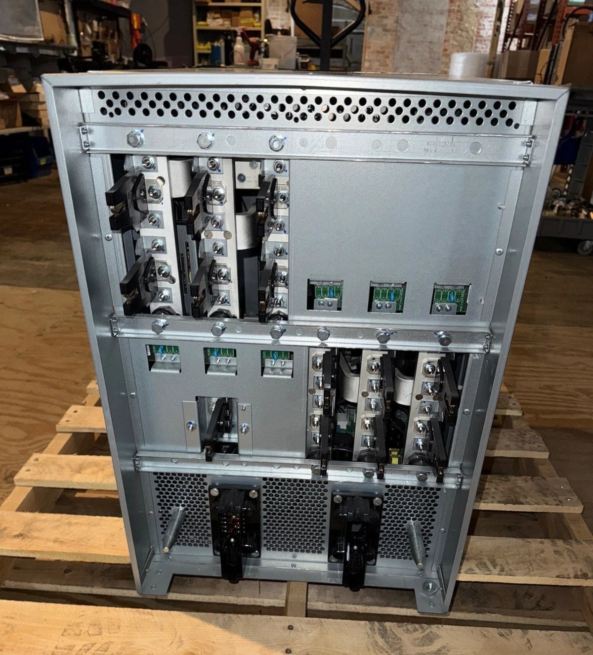 APC SYSW250KD Symmetra PX Static Bypass Switch 250KW 250kVA 380-480V Used