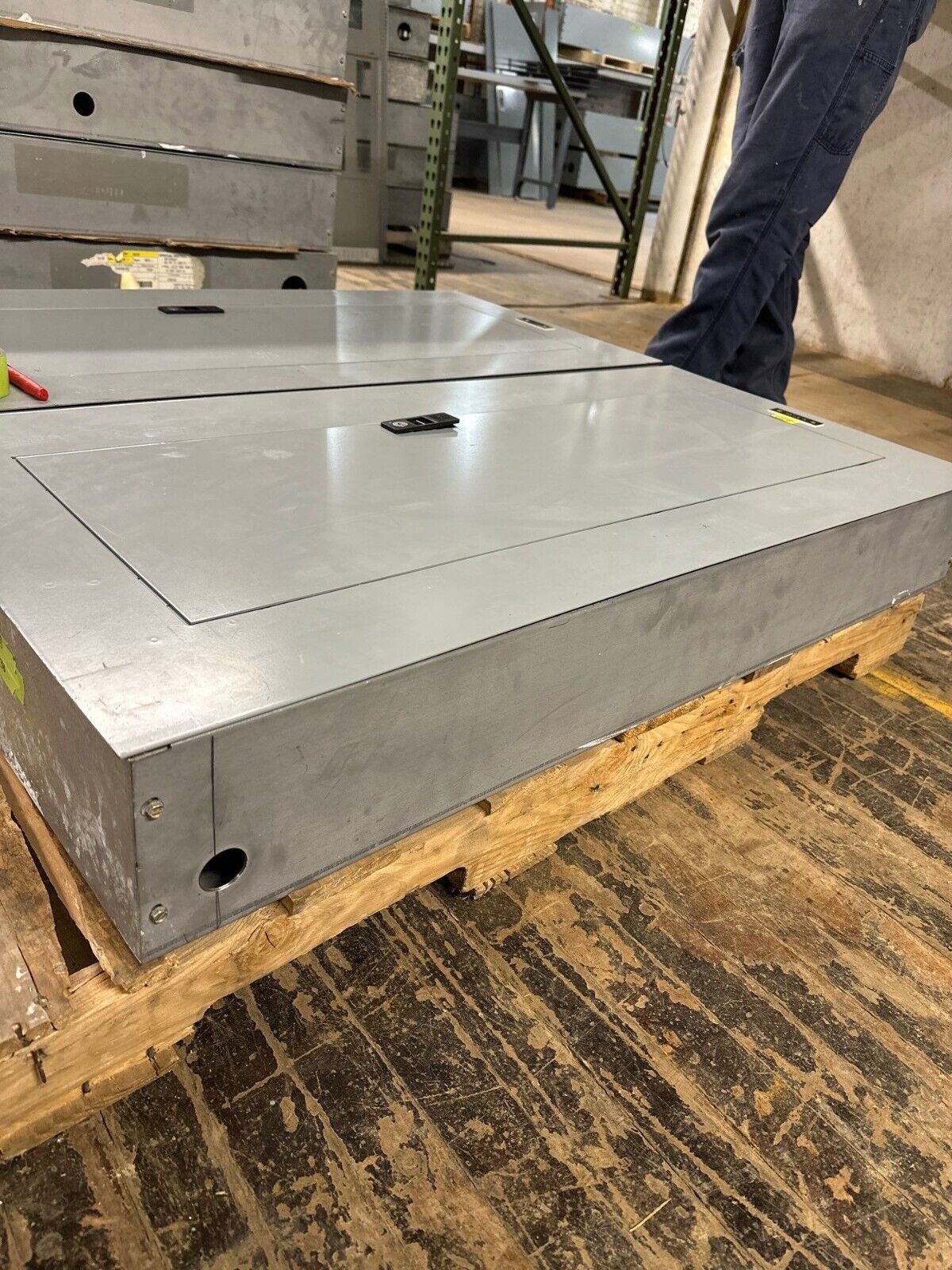 GE AQF3421ABX Panelboard 125A 208Y/120V 3PH 42 CIR Indoor Main THQB32100 MCB P028 Used