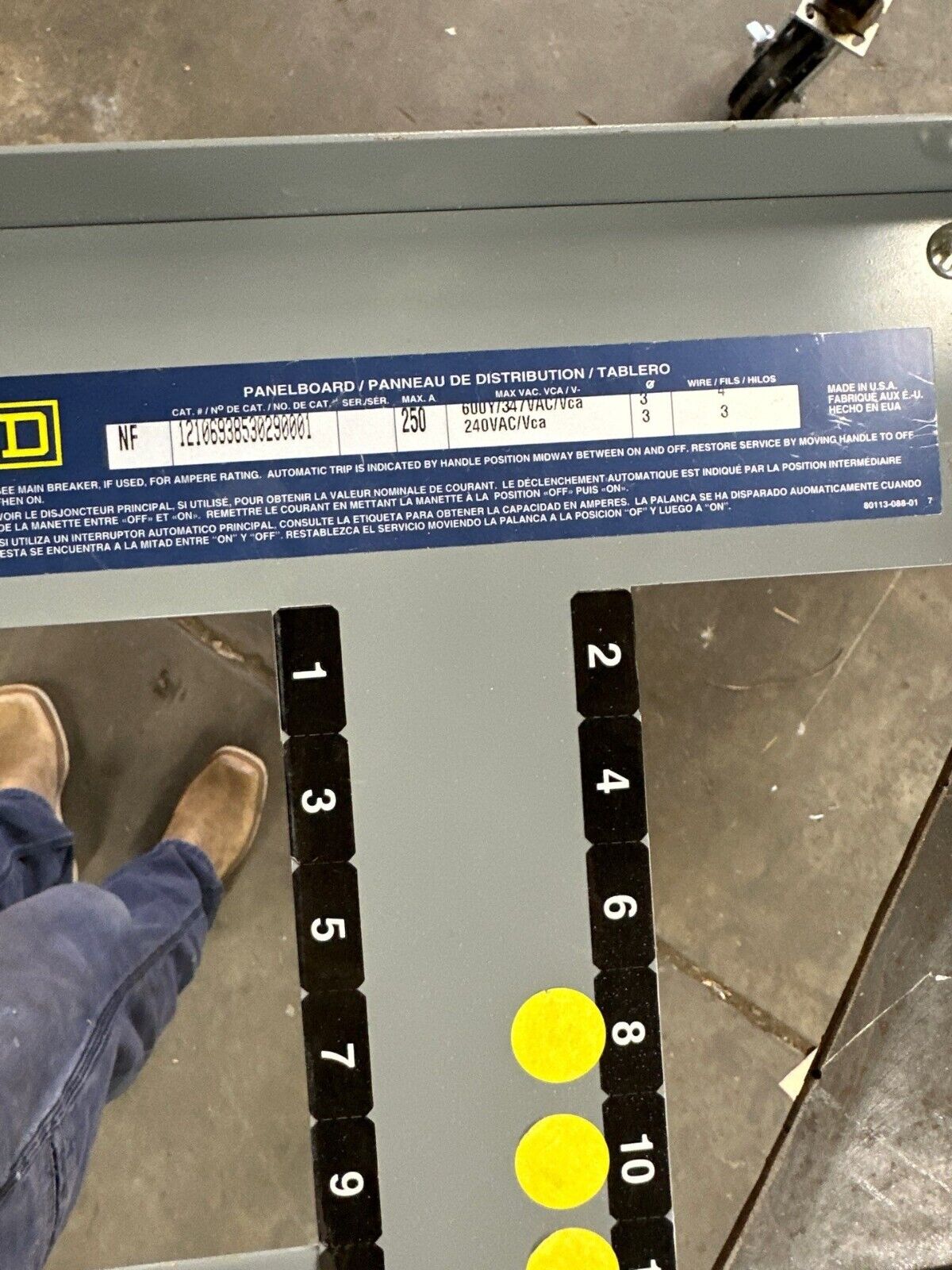 Square D NF Panelboard 250A 600V 3PH 4W MLO 42 Cir Main Lug Panel Indoor NEMA 1 P382 Used