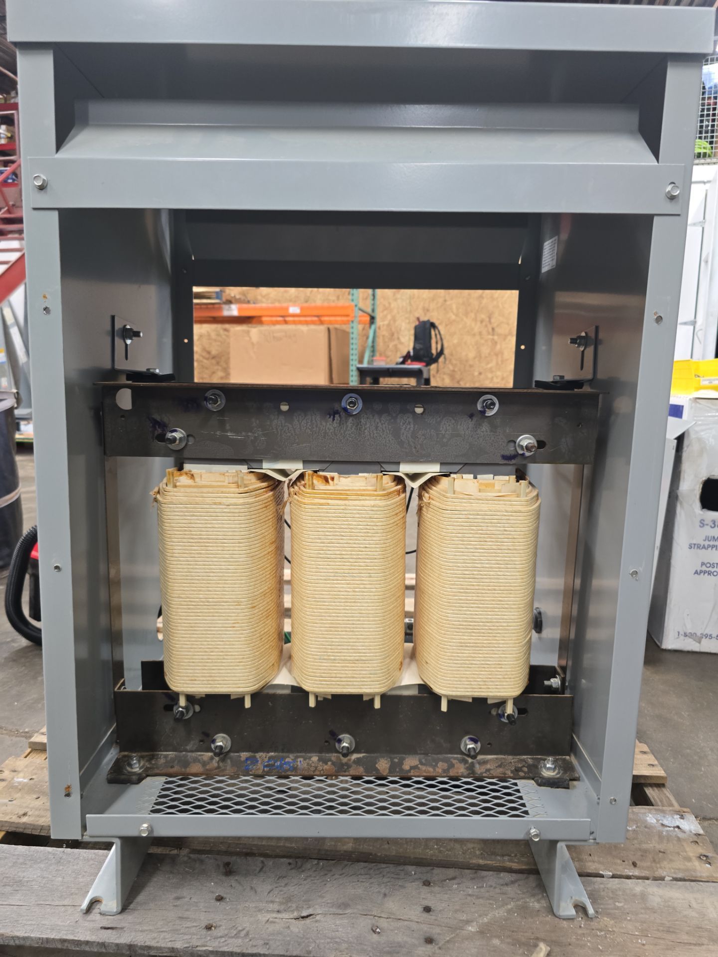 30kVA Eaton V48M28T3016 Transformer Pri 480V Sec 208/120V 3PH Indoor T275 G02S04 Used