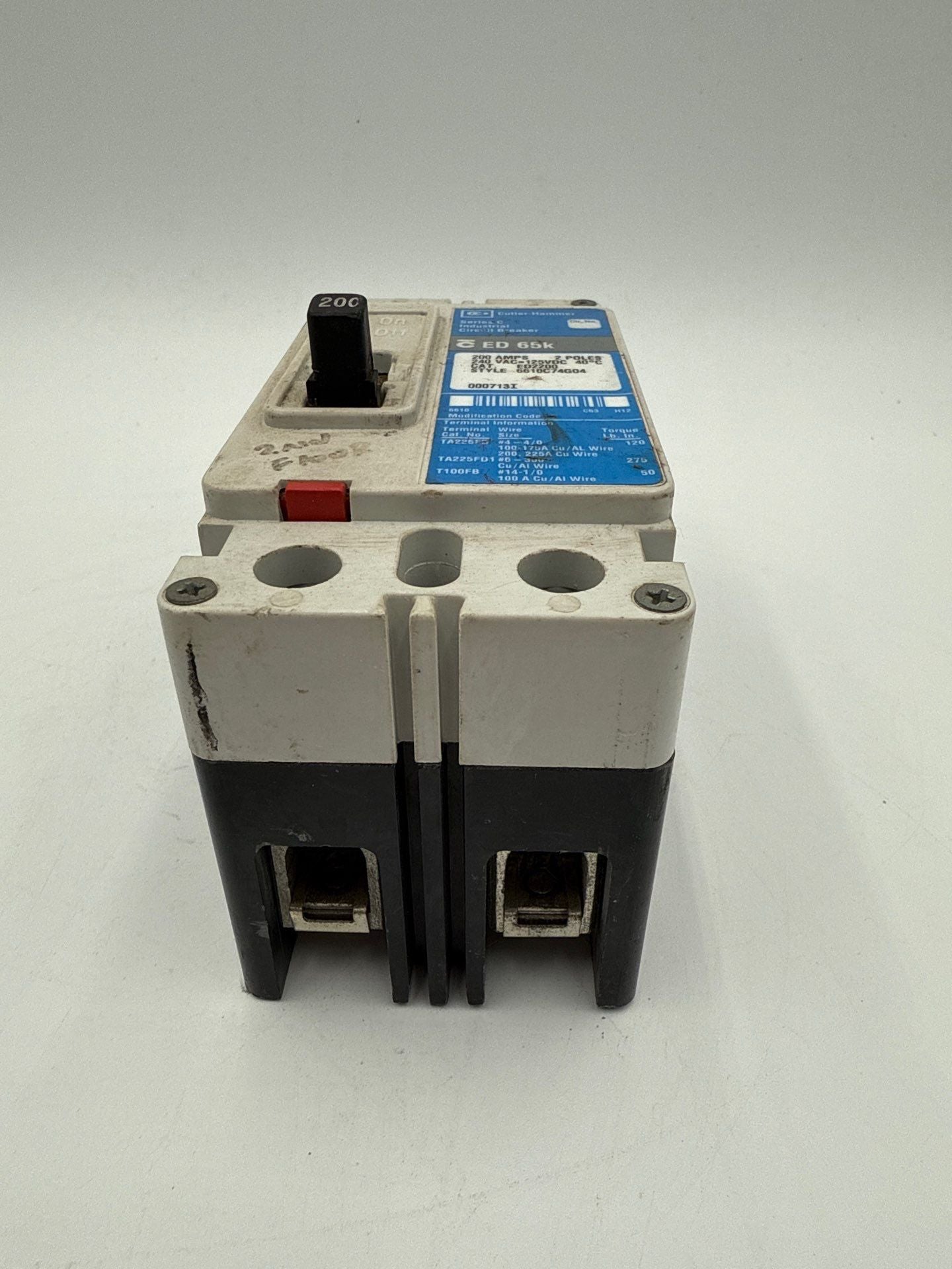 Cutler Hammer ED2200 Circuit Breaker 200A 2P 240V ED 65k 200 Amp 2 Pole Used