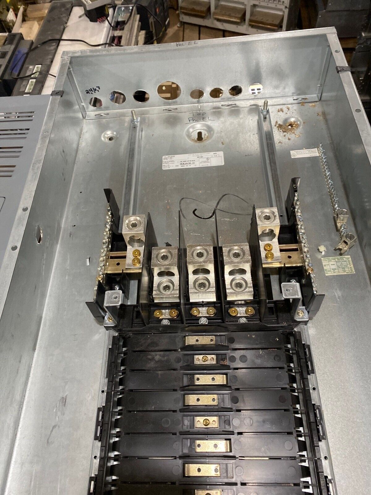 Square NF Panelboard 600A 480/277V 3PH 4W 66 Cir Indoor Encl MLO 600 Amp MH74BE P653 Used