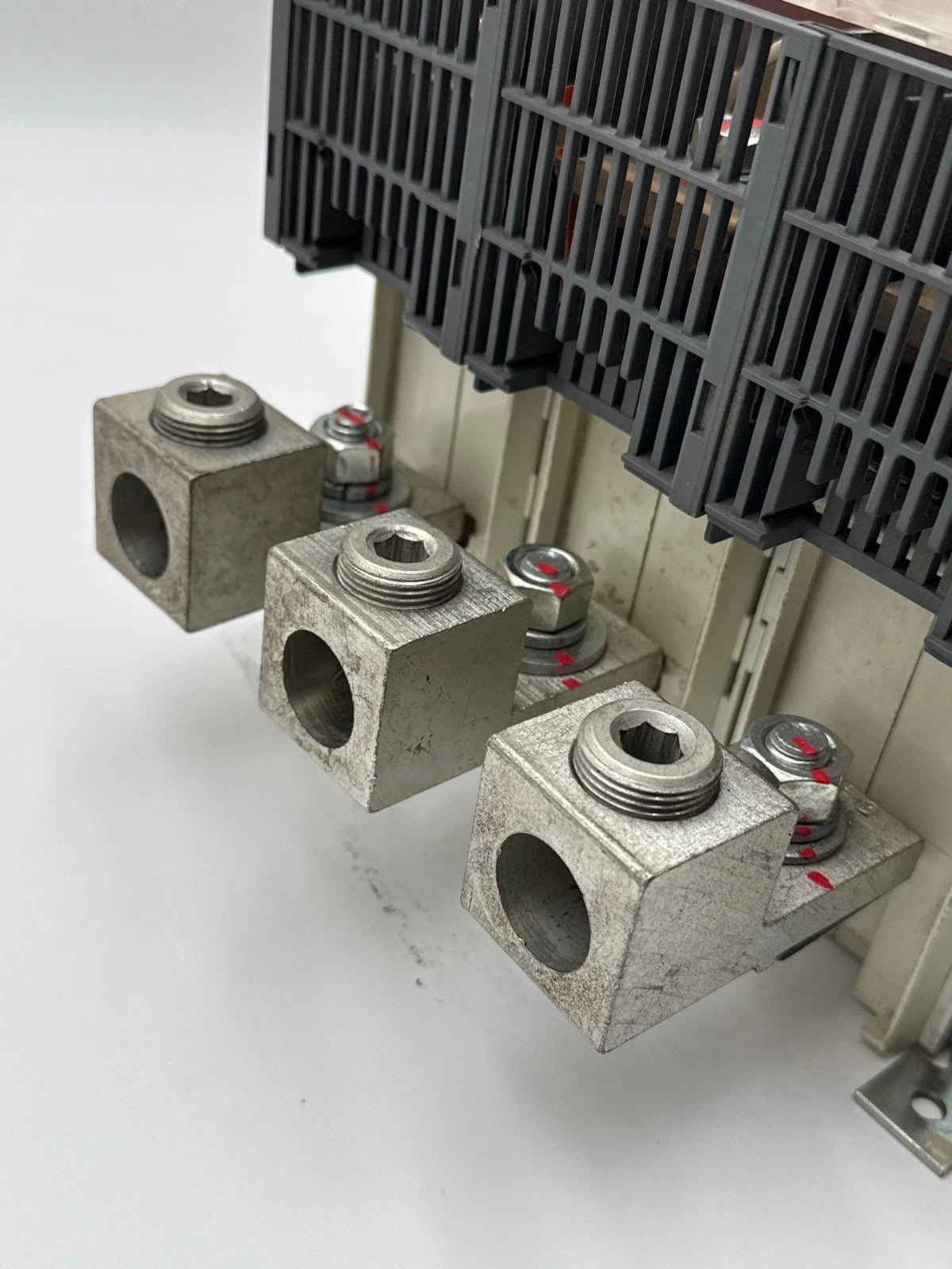 ABB OES400J3 Fused Disconnect Switch 400A 3P 600V 3PH 350HP Fuses AJT250 250 Amp Used