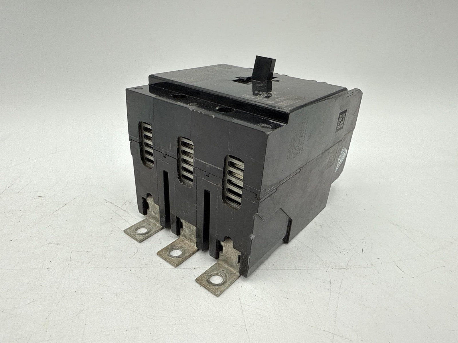 Eaton GHB 3100 Circuit Breaker 100A 277/480V 3P 14kA 100 Amp 3 Pole Bolt On Used