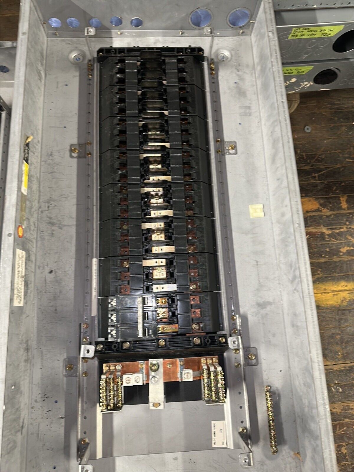 GE AQF3421ABX Panelboard 125A 208Y/120V 3PH 42 CIR Indoor Main THQB32100 MCB P030 Used