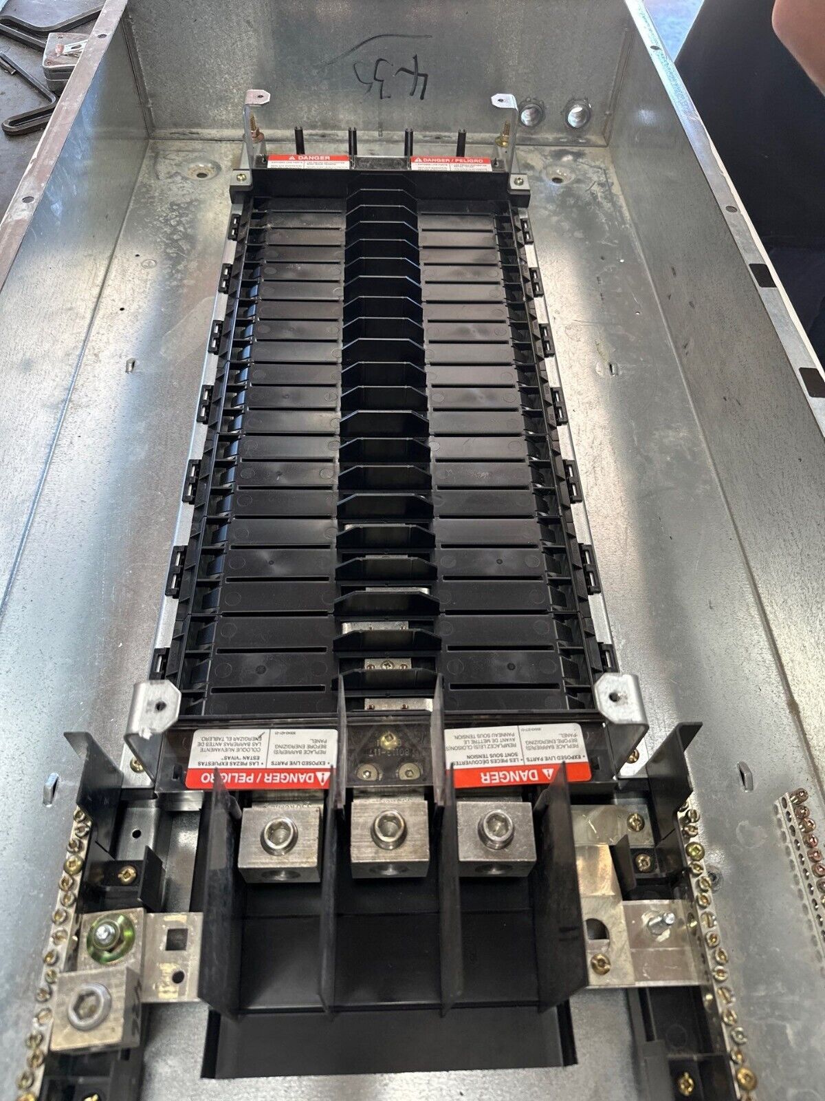 Square D NF Panelboard 250A 600Y/347V 3PH 4W Main Lug 42 Circuit MLO Indoor Encl P341 Used