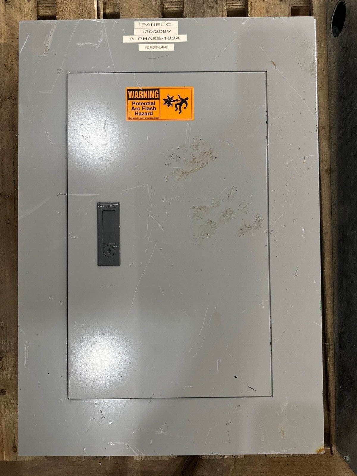 Siemens CDP-7 Panelboard 100A 208Y/120V 3PH 4W 30 Circuit 100 Amp MLO 30 Space P512 Used