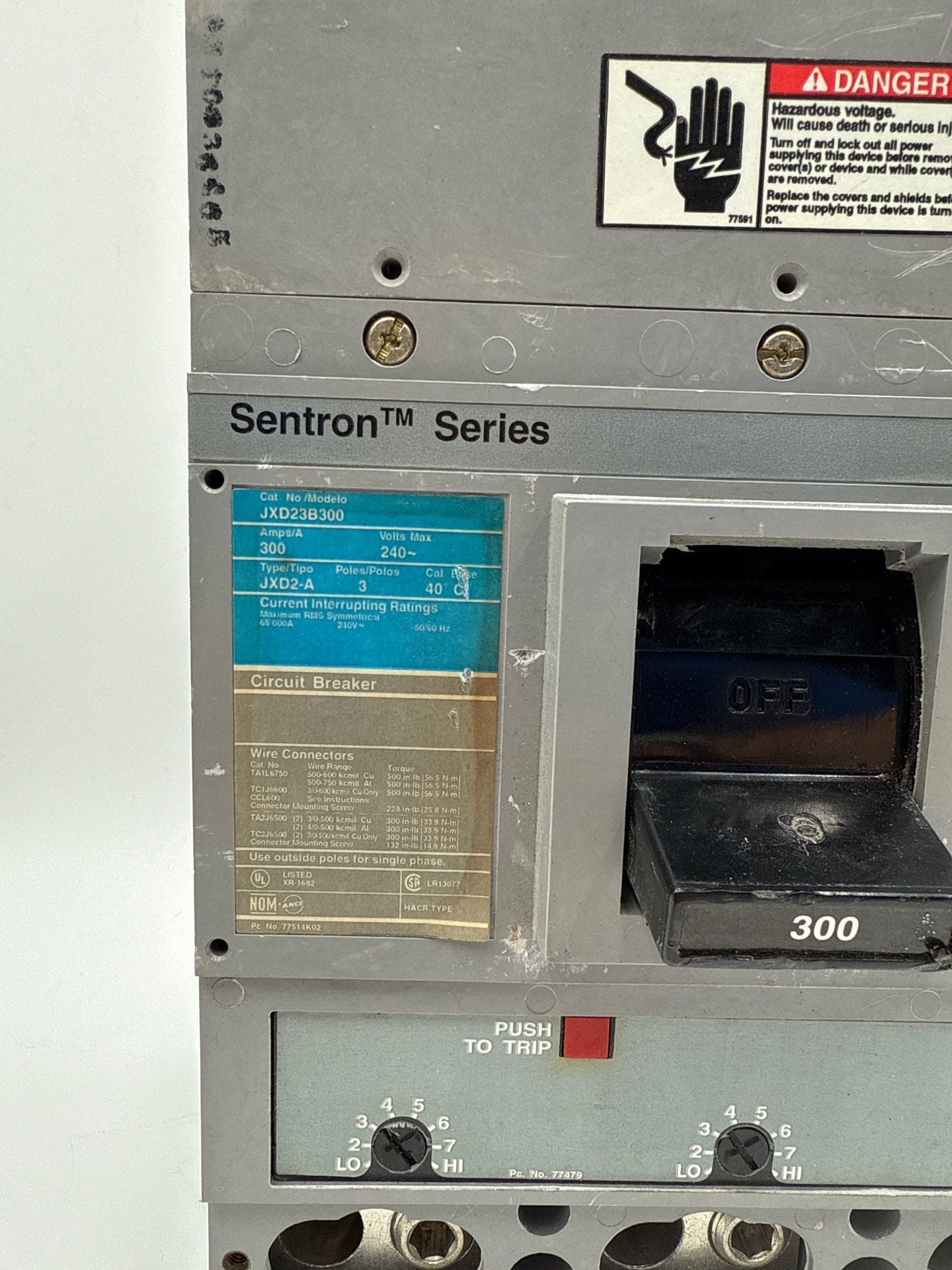 Siemens JXD23B300 Circuit Breaker 300A 3P 240V JXD2-A 300 Amp 3 Pole Used