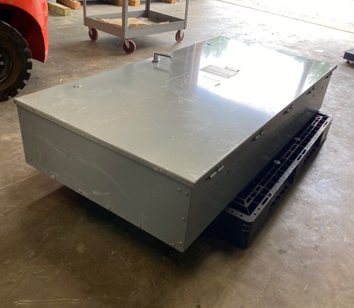 Square D I-Line Panelboard 225A 480V 3PH 3W 3R Outdoor Encl 30 Cir MCB JLA36225 P557 Used