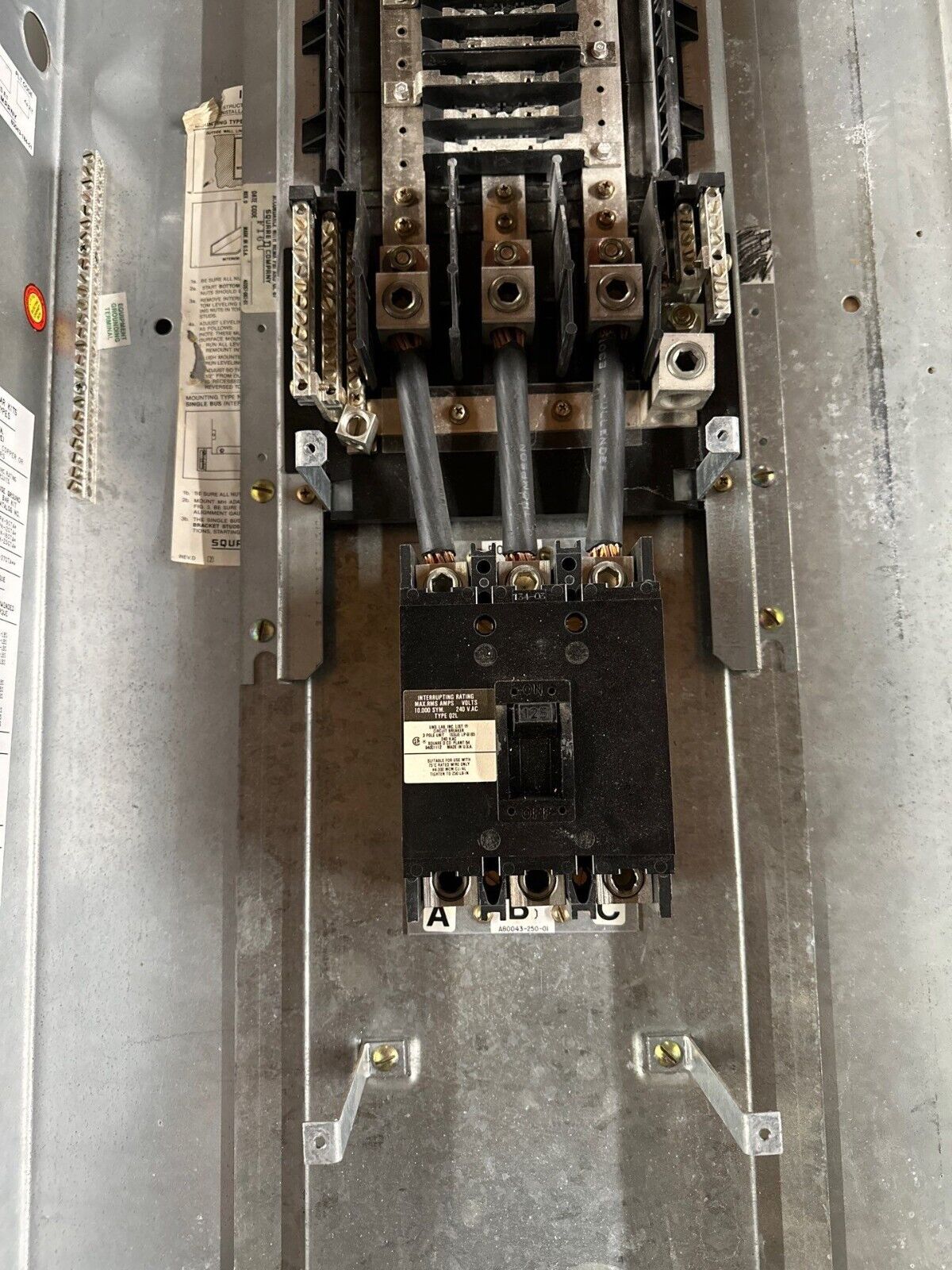 Square D NQOD Panelboard 125A 120/208V 1PH 3W 42 Cir Indoor Encl MCB Q2L32125 P466 Used