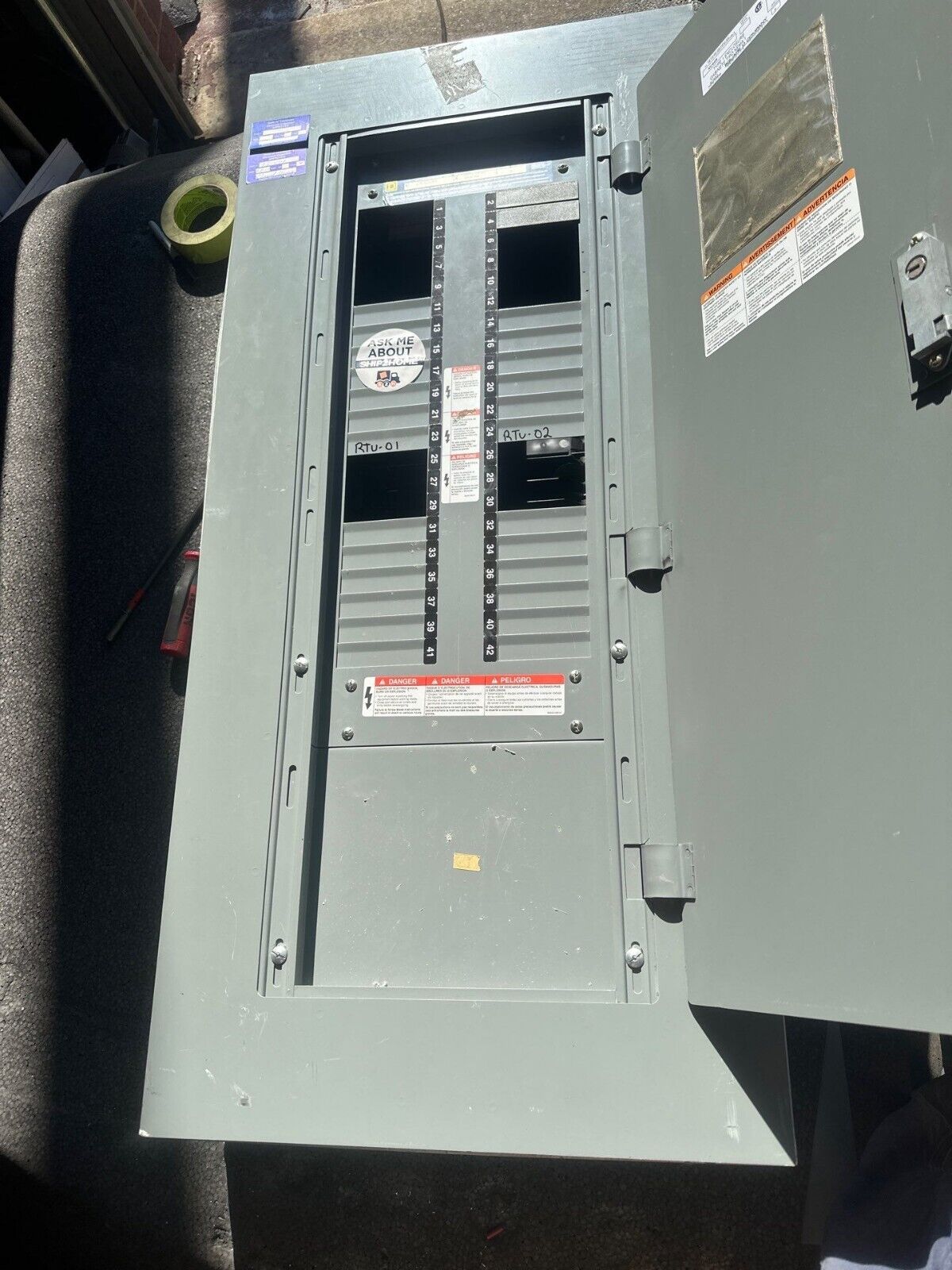 Square D NF Panelboard 250A 600Y/347V 3PH 4WIndoor Encl Main Lug 42 Circuit MLO P336 Used