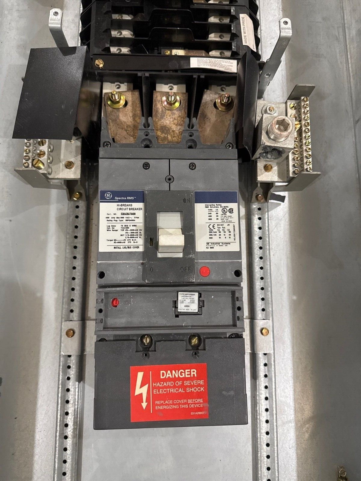 GE AEF3424KBX Panelboard 400A 208/120V 3PH 4W 42Cir Indoor Encl MCB SGHA36AT0400 P240 Used