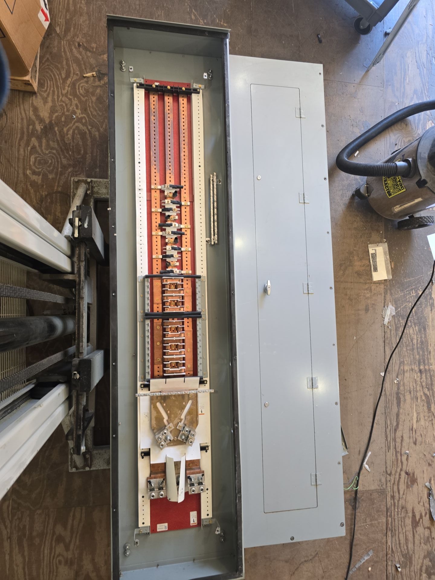 Eaton PRL3A Panelboard 600A 208Y/120V 3PH 4W MLO 3R Encl Outdoor Used