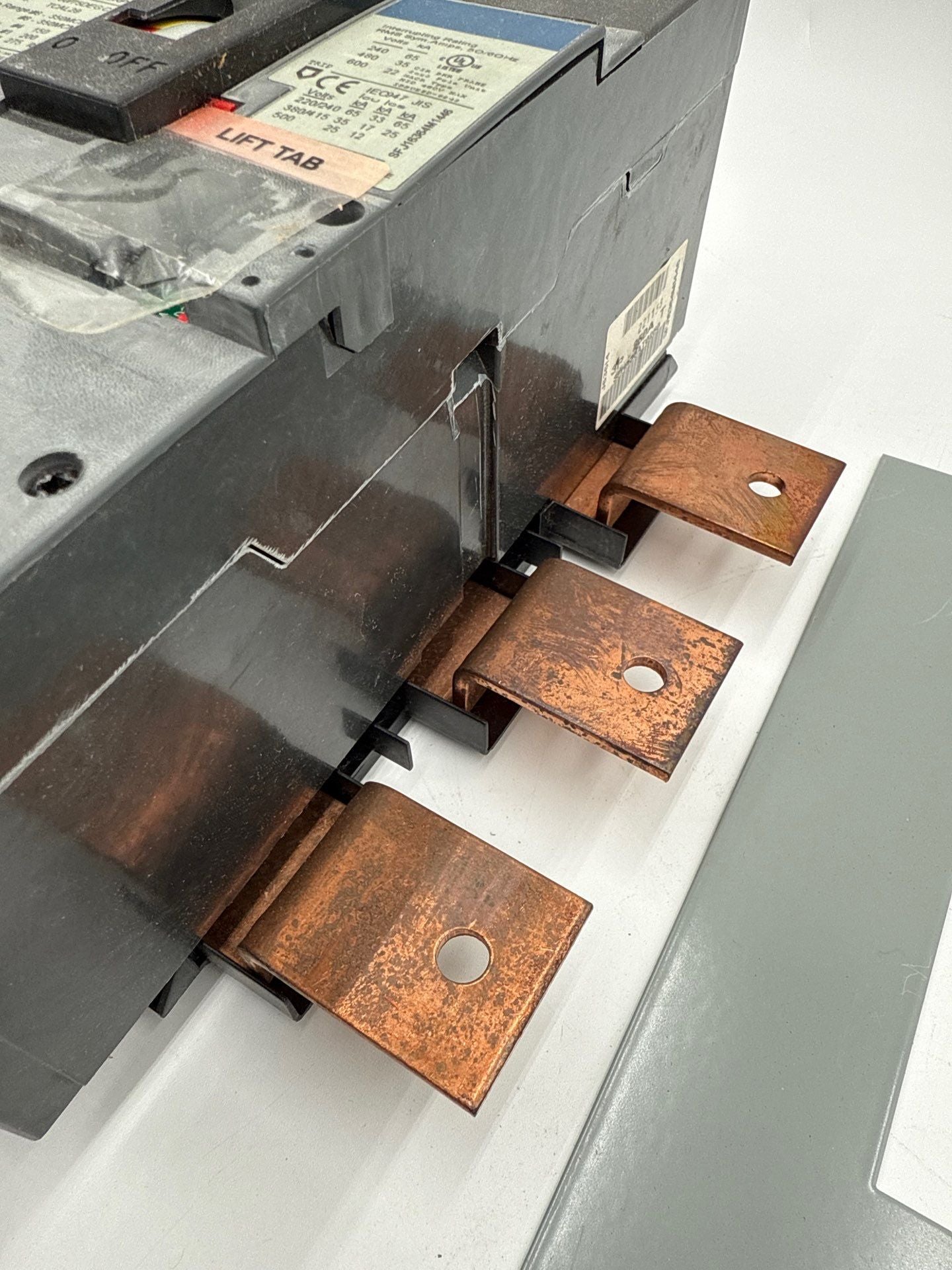 GE MB233WB Sub Feed Kit SF250 225A 3P with SFHA Breaker 225 Amp New