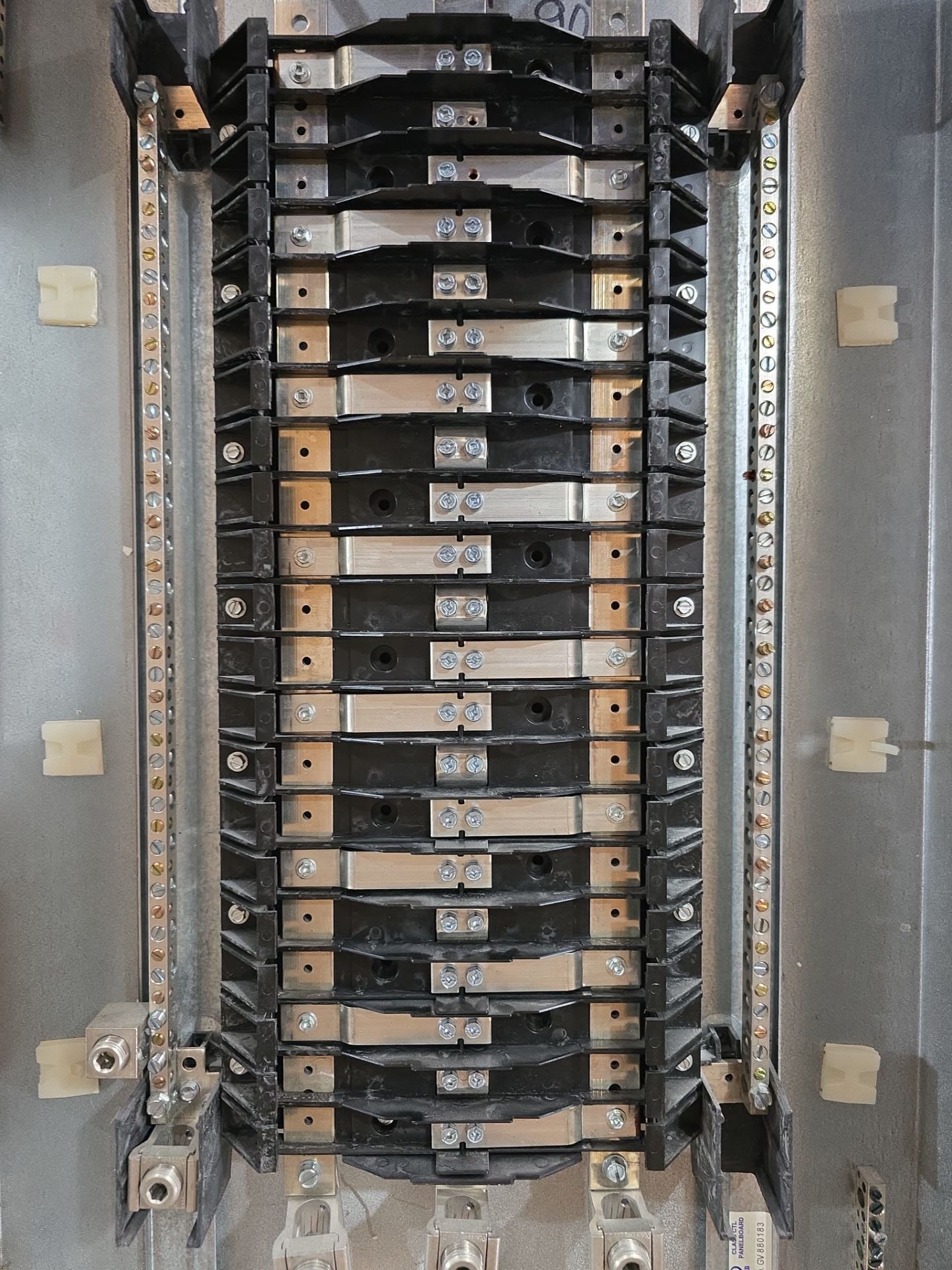 Siemens P1 P1C42ML250ABF Panelboard 250A 208/120V 3PH 4W 42Cir 250 Amp Panel MLO Used