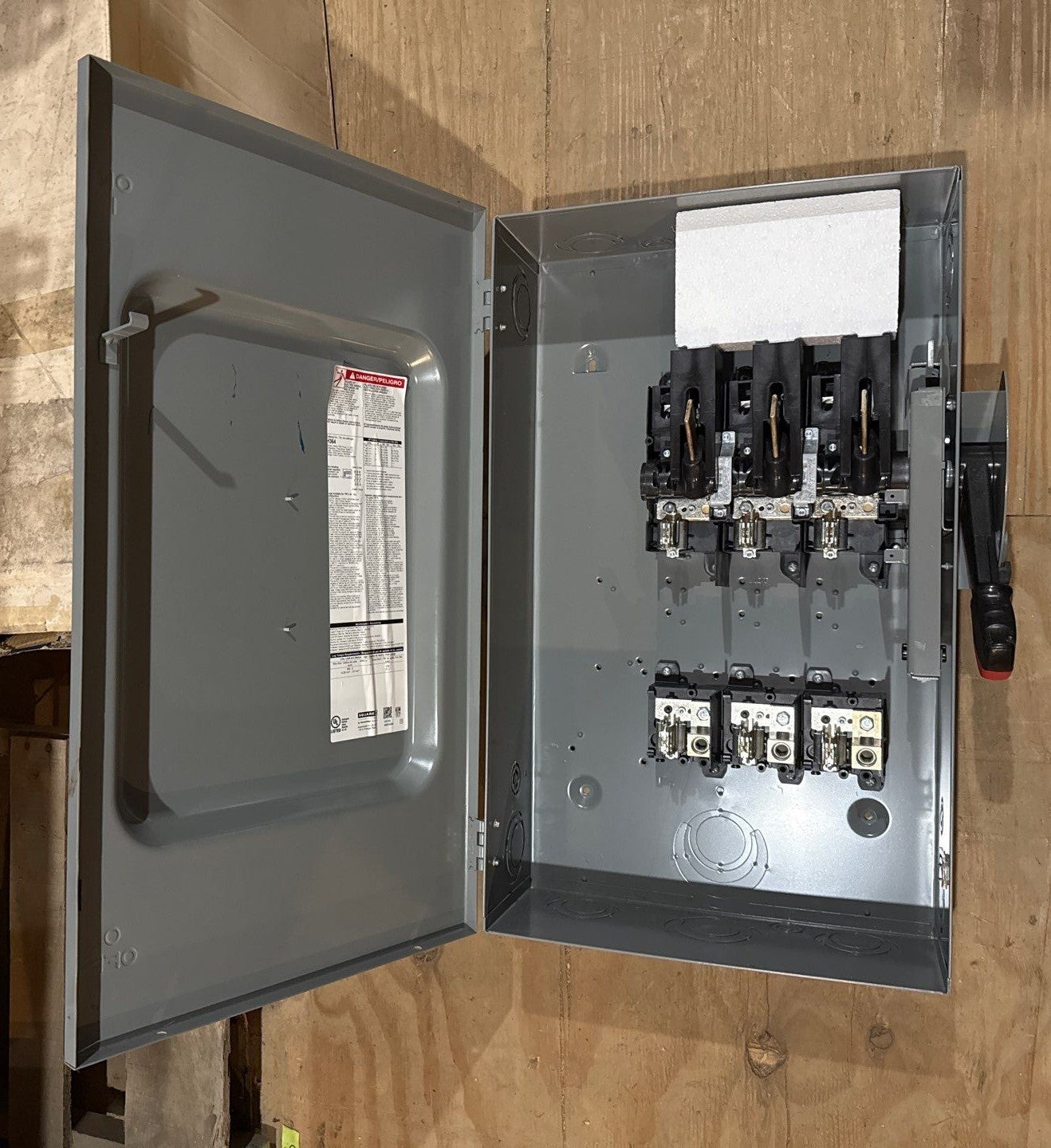 Square D H364 Safety Disconnect Switch 200A 3P 600V Indoor 200 Amp 3 Pole New