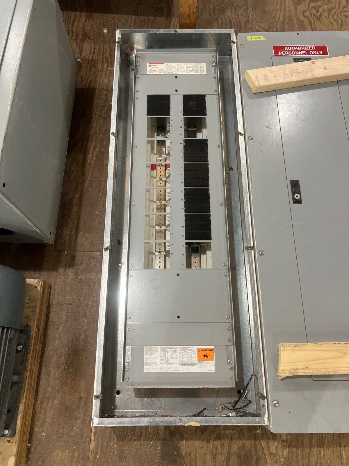 CH PRL3A Panelboard 100A 480/277V 3PH 4W 42 Cir MLO Main Lug Indoor 100 Amp P680 Used