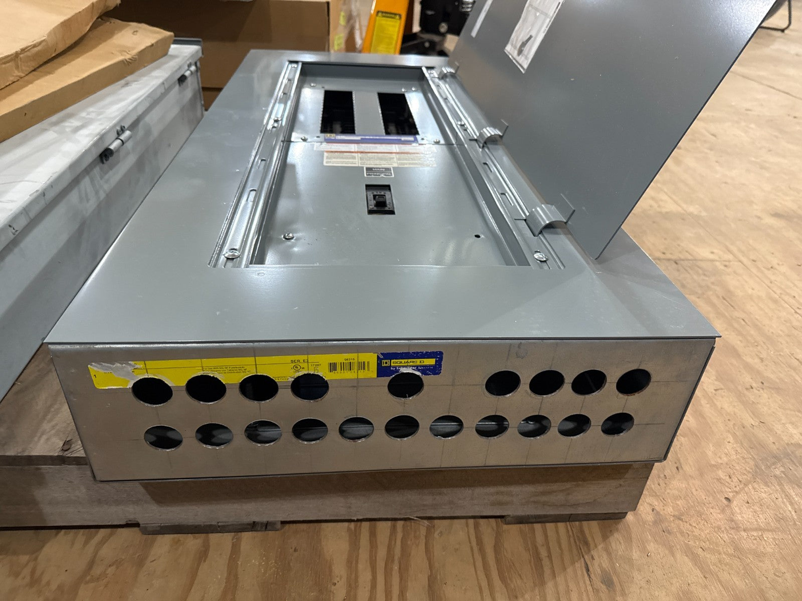 Square D NQ Panelboard 125A 208/120V 3PH 4W 30 Cir QBL32125 125 Amp MCB Panel Used