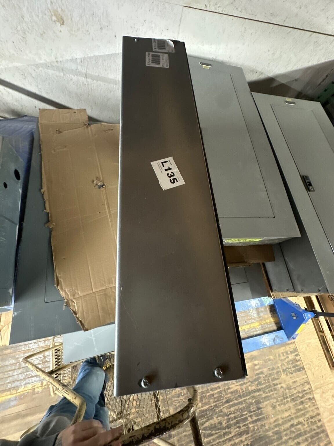 Square D NF412L1C NF Panelboard 125A 600V 3PH 4W 12 Circuit MLO 125 Amp Main Lug P504 Used