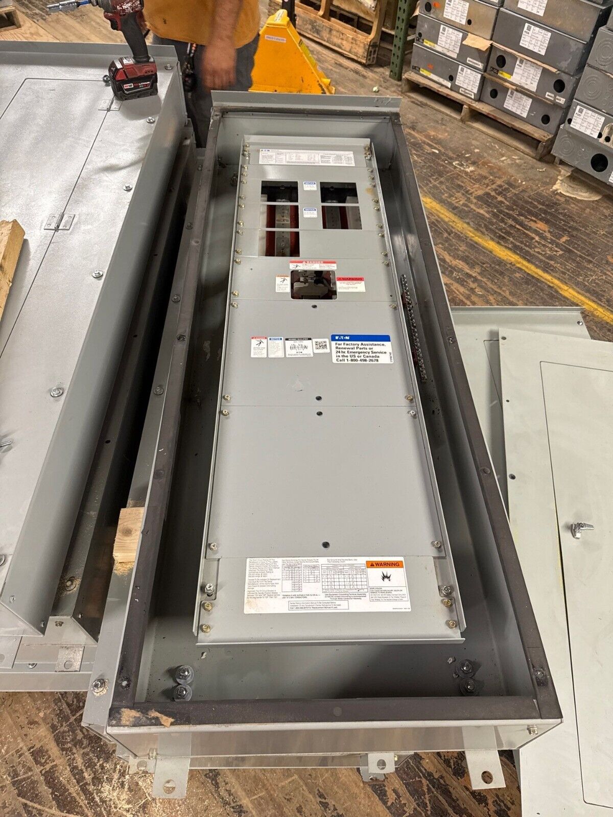 Eaton PRL3a Panelboard 400A 480/277V 3PH 4W 18 Circuit MLO 3R Outdoor Encl P287 Used